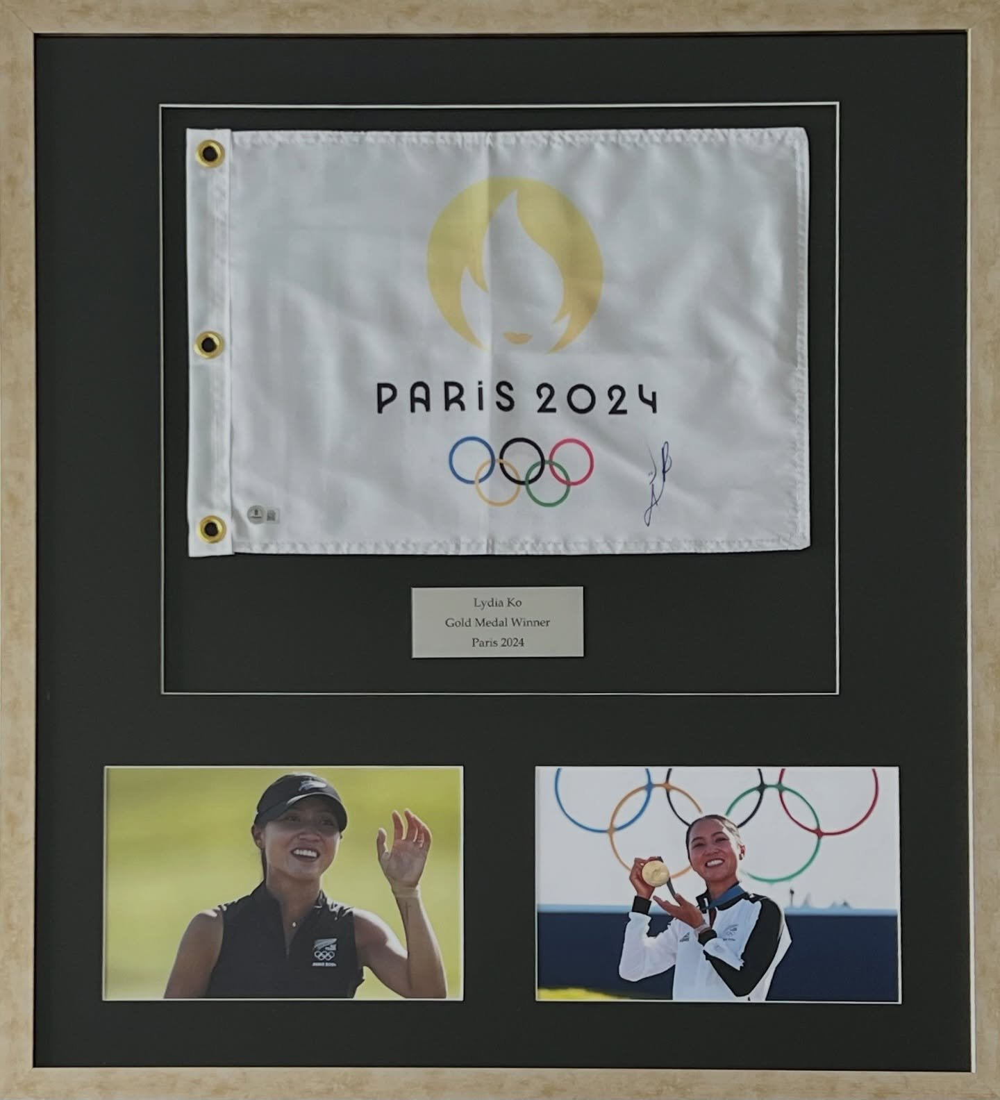 2024 Lydia Lo Signed flag from when she won gold at Paris Olympics.

A special piece framed with conservation materials and silver frame, hand stitched.

@lydsko @nzolympics