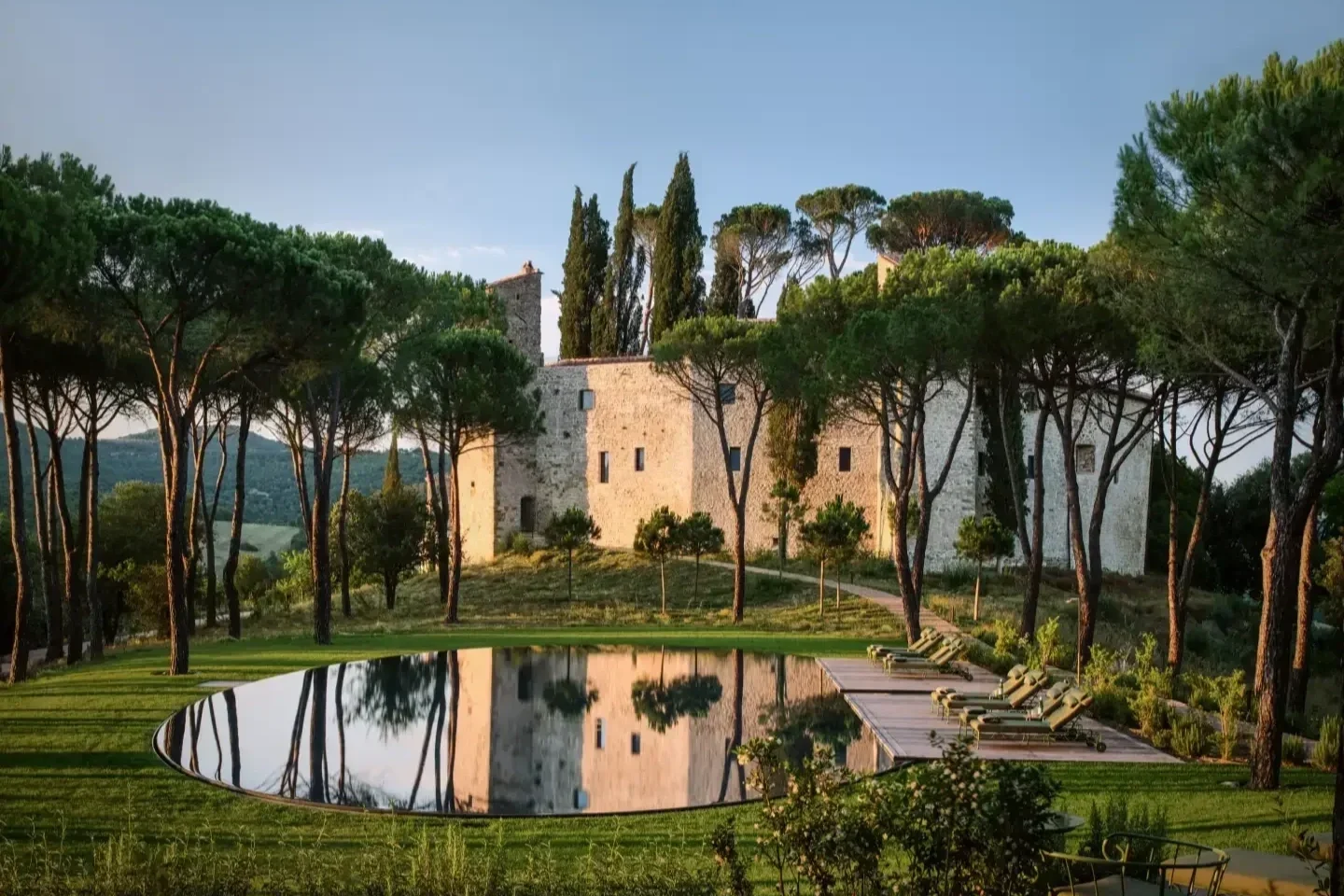HOTEL CASTELLO DI RESCHIO
-
Reschio, Italy