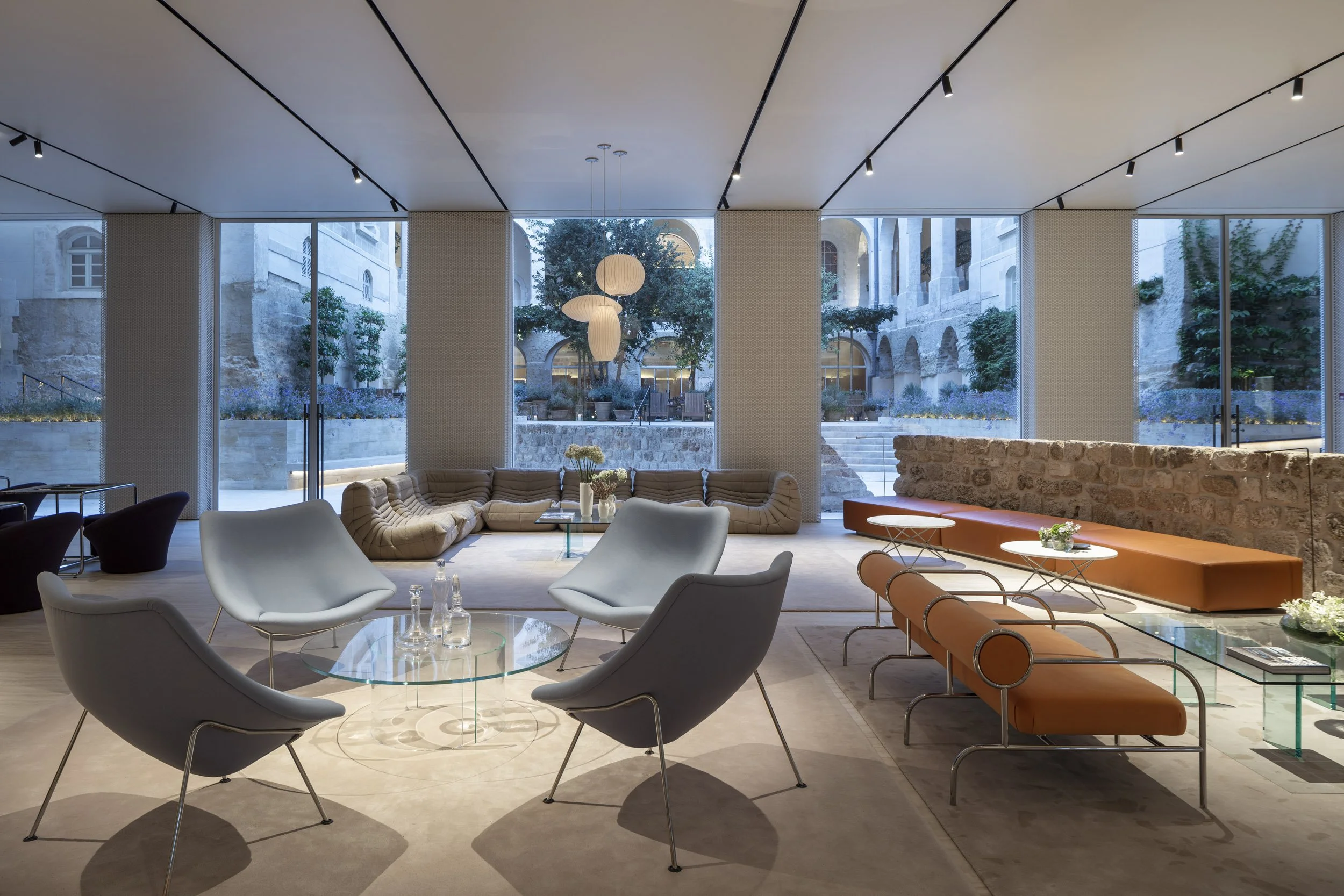 LOBBY_005.jpg