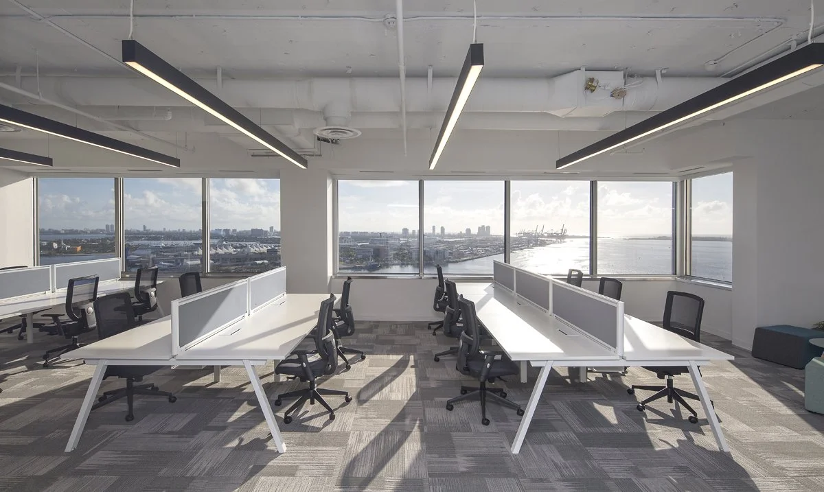 100B_Office_Interior_Desk.jpg