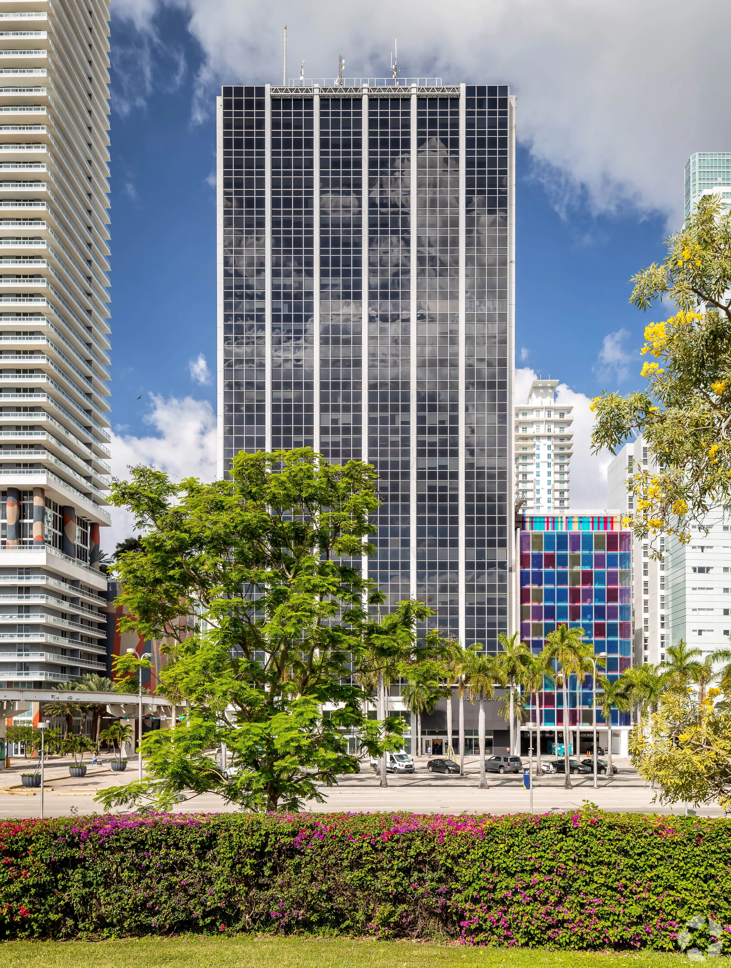 100_Biscayne_HeadOn.jpg