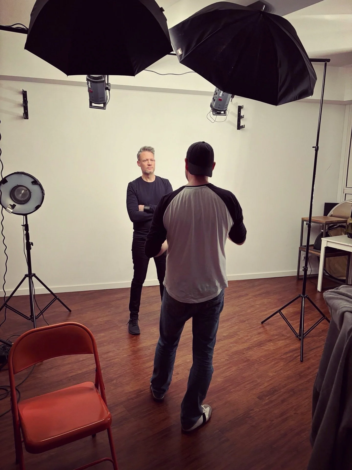 BEHIND THE SCENES&hellip; photoshoot with Franz and Chrissy, this is how the magic happens!

#photoshooting #godsnake #godsnakemetal #bandphotoshoot #newalbum