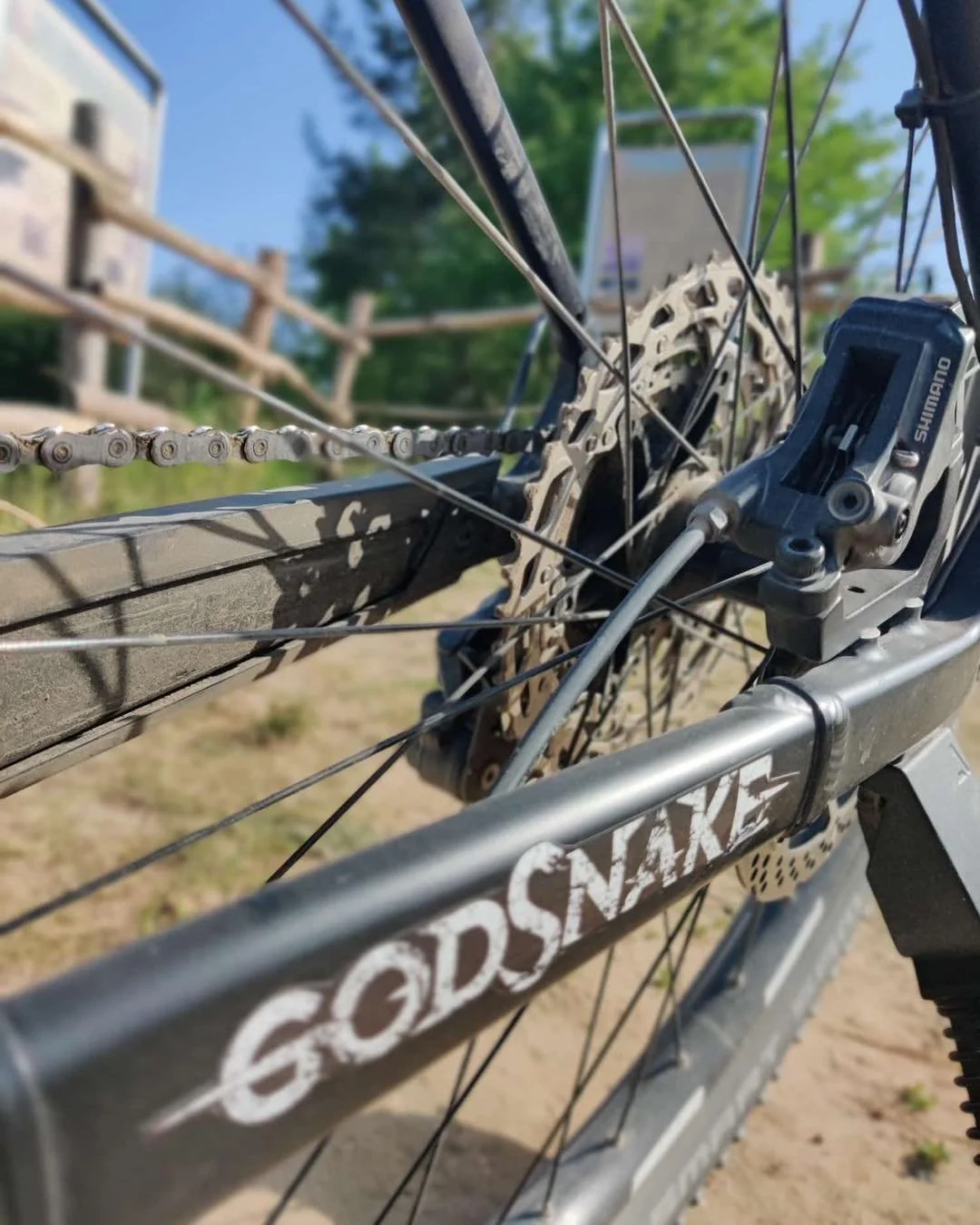The beast can bite&hellip; and RIDE! Our dear supporter @mgeretschlaeger has customized his Cube bike and went for a ride 🐍🙌❤️🤘

#mountainbikes #cubebikes #godsnake #bandstickers