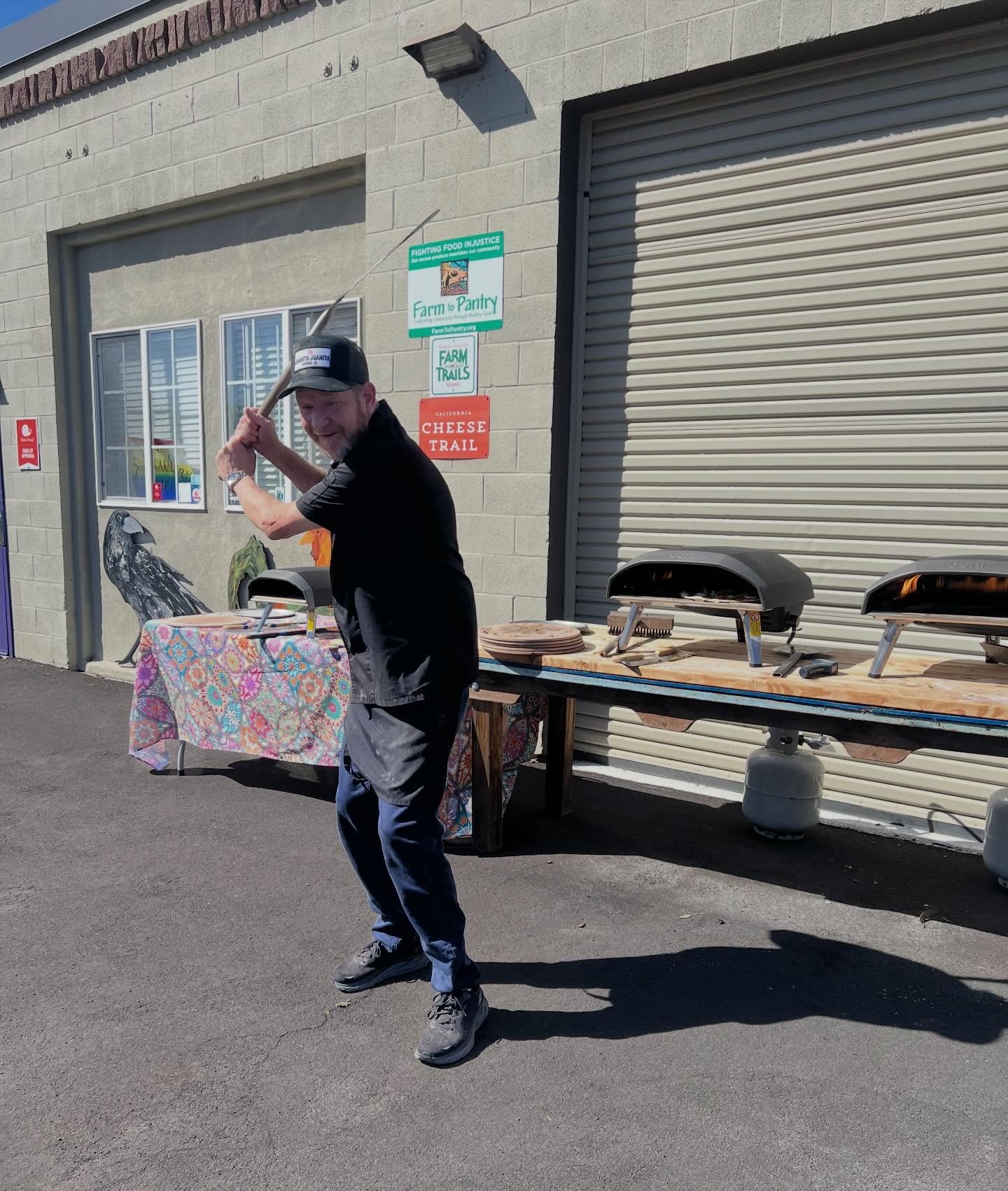 Ben ready to bake off guest made pizzas for our seniors in Sonoma Valley. @sheanadavis @fishsonoma @vintagehousesonoma @slowfoodsonomacountynorth @svchc @farmtopantry @burbankhousingcorp @nopaycafe