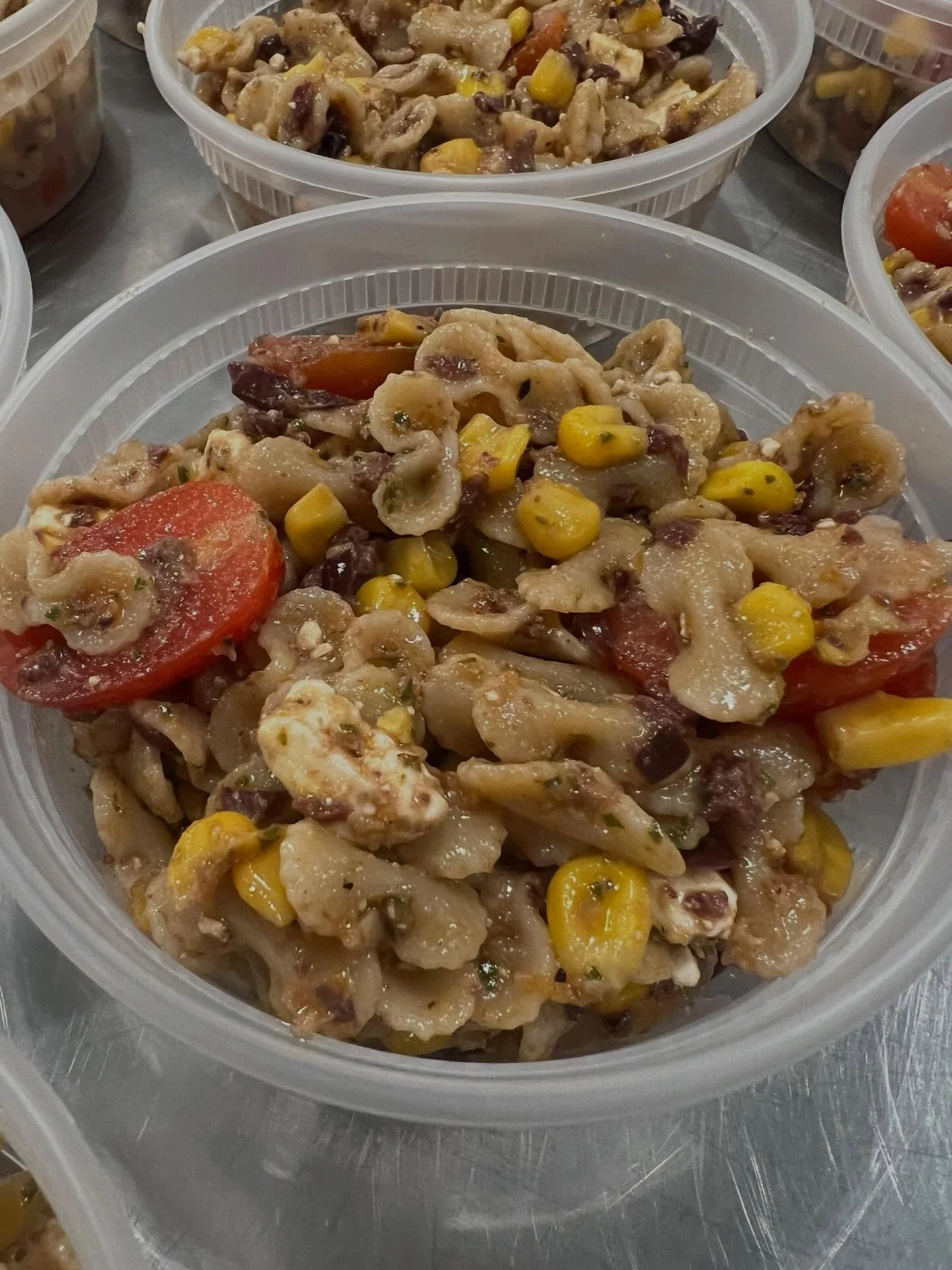Spring Pasta Salad with Kalamata olives, Belfiore Feta, Cherry tomatoes with Arugula Pepper tapenade. Nice for a lunch, picnic or warmed up for dinner. We love our seniors! @burbankhousingcorp @farmtopantry @fishsonoma @svchc_sonoma @redwoodempirefoo