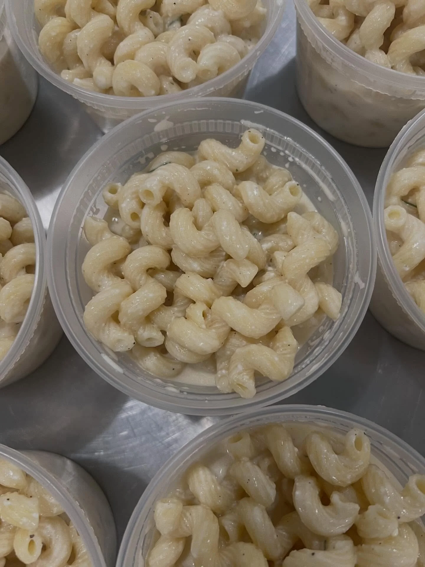 Pasta Alfredo with Creme de Fromage for our seniors.  We added a bit of Aglio Olio for spice.  Enjoy!  @epicureansonoma @sheanadavis @redwoodempirefoodbank @svchc_sonoma @fishsonoma @farmtopantry @burbankhousingcorp