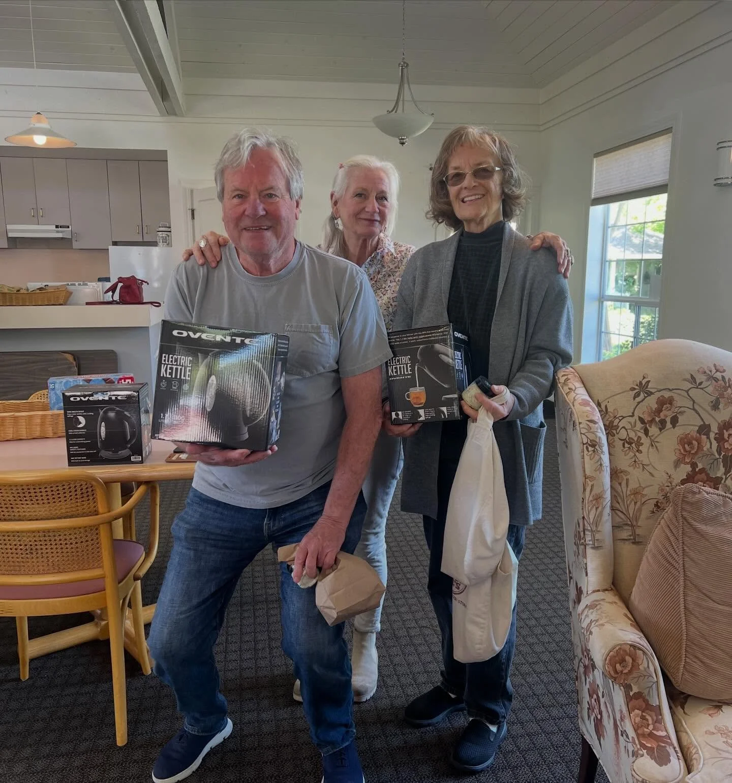 Thank you Rotary Sonoma Springs for the tea kettles for our seniors!  They are gratefully appreciated.  They can now heat tea, coffee and meals safely in their homes. @rotarysonomasprings @sheanadavis @epicureansonoma @fishsonoma @vintagehousesonoma 