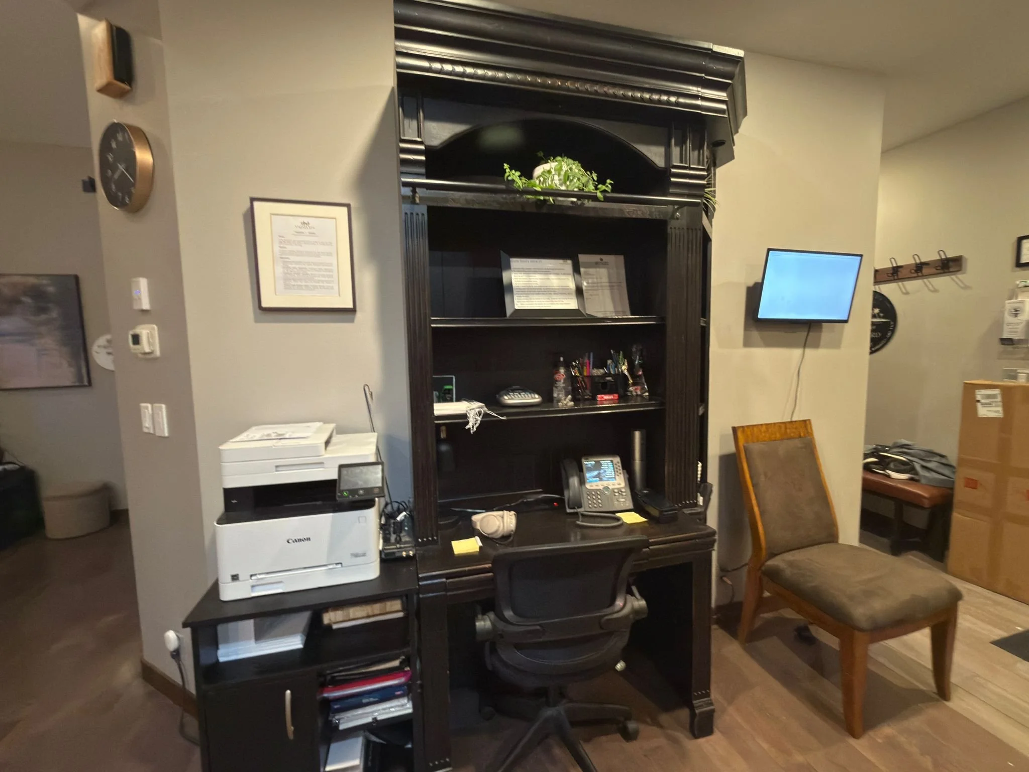 Reception open from 10am to 10pm 7 days a week