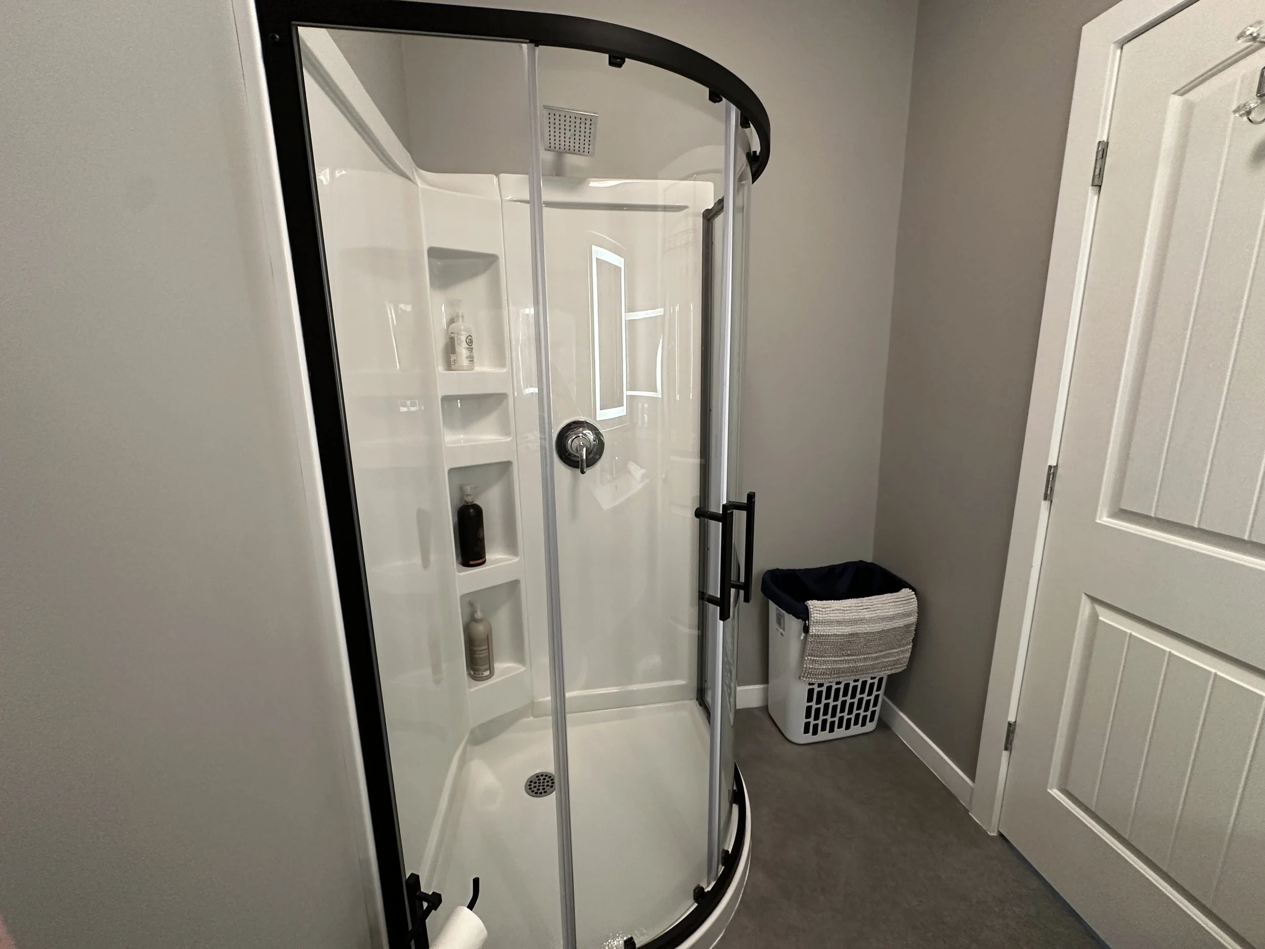 King Bedroom 3 Shower with shampoo and body wash