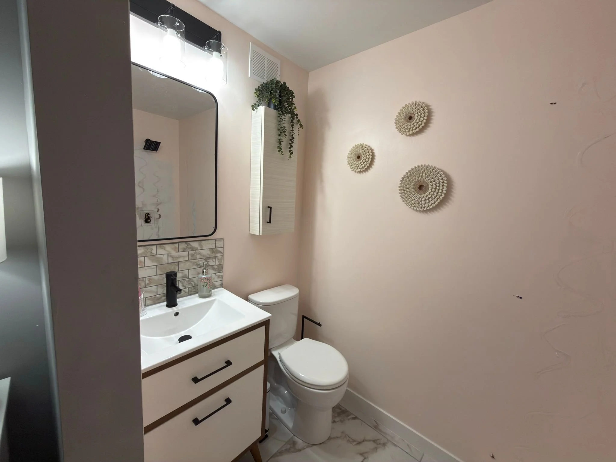 3 piece washroom with shower