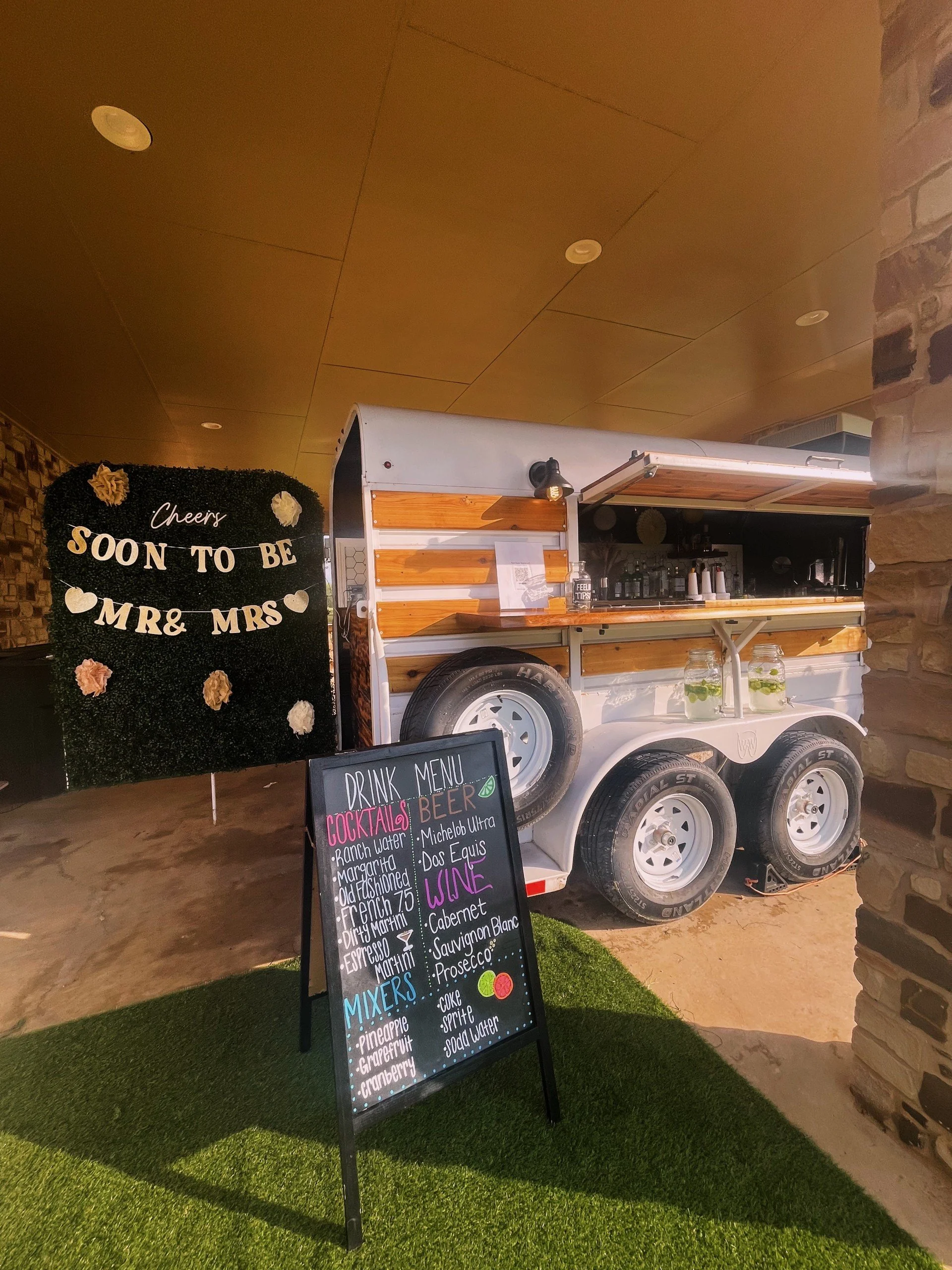 Mobile bar trailer for weddings and outside parties in Seguin, Texas