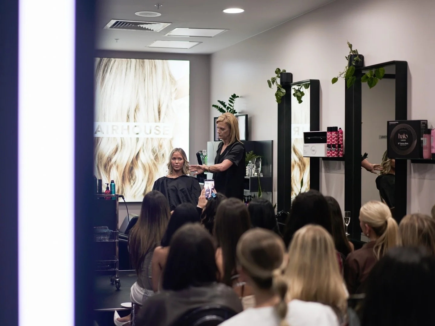 All eyes on @halohairau @hairhouseaustralia ⭐️🎀

Miss Universe Australia is Proudly Presented by; @hairhouseaustralia and @halohairau
Cosmetic Dentistry Partner; @voguedentalstudios
Hair Extensions Partner; @seamless1
Managed by; @pinktankevents
&nb