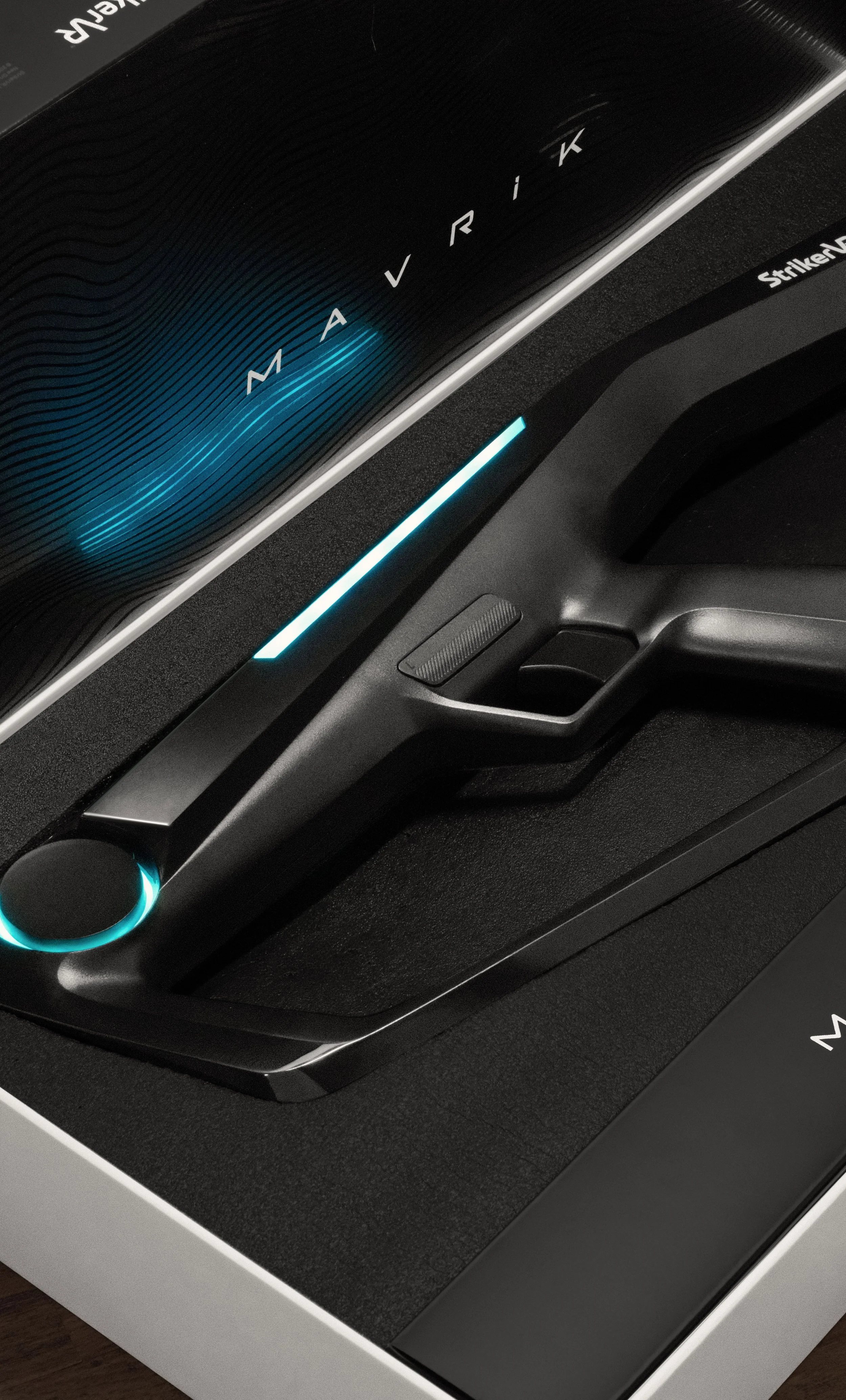 StrikerVR Mavrik Packaging by Merx