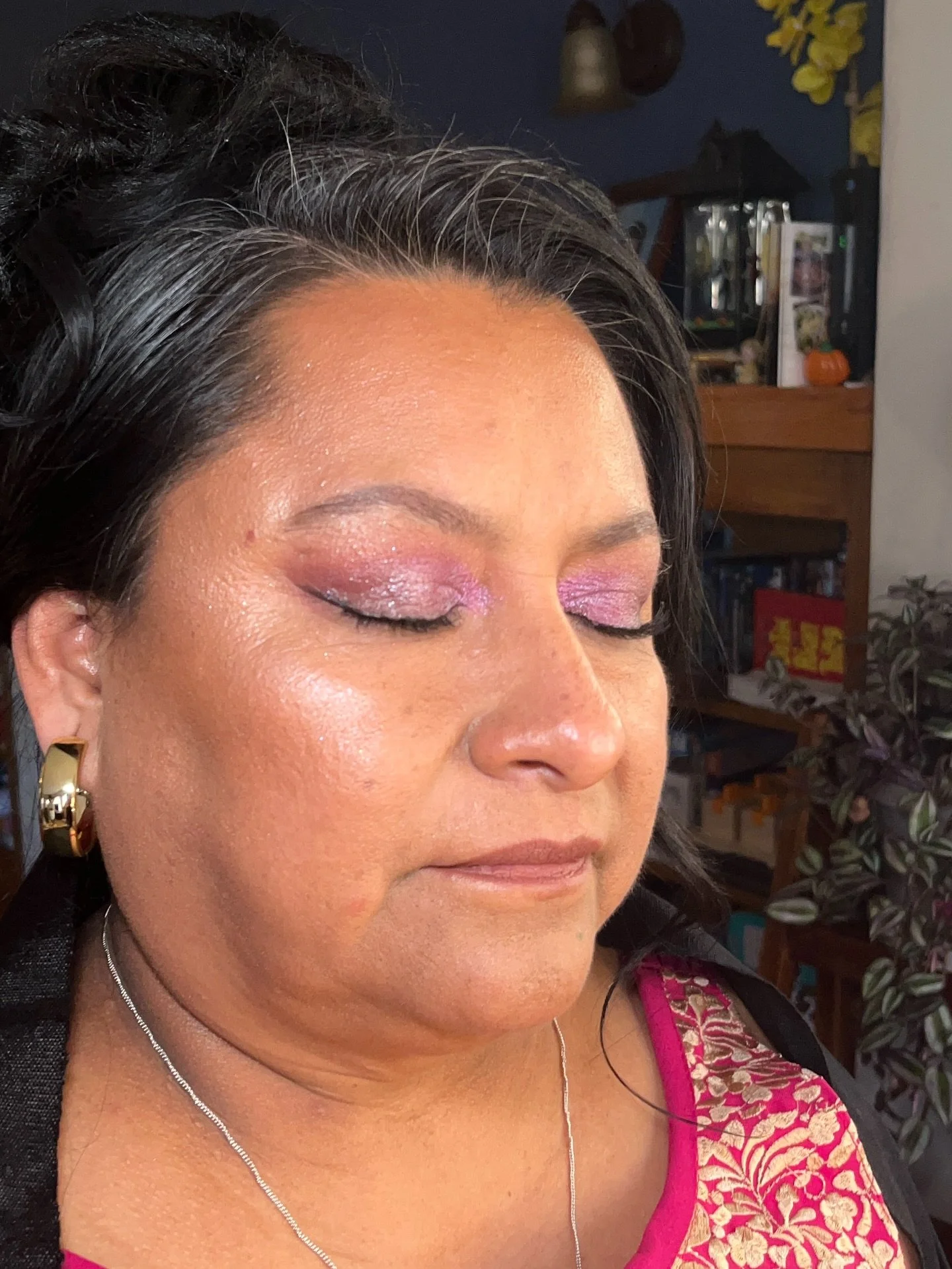 Tuve la gran oportunidad de maquillar a la madre de la quincea&ntilde;era. Pidi&oacute; maquillaje natural con sombra para combinar con su vestido.

Muchas gracias Sandra! por darme esta oportunidad y confiar en m&iacute; con este d&iacute;a especial