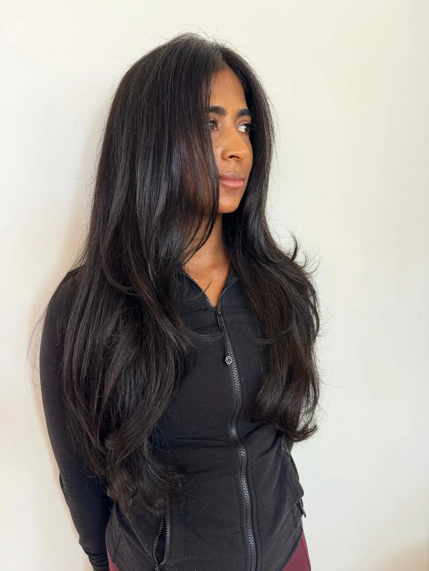Long layers on some looooooong, spectacularly gorgeous, shiny, HEALTHY long hair. 
.
.
.
.
.
@mirrormirroratx @hanzonation @amy.salas.hair #hanzo #longhair #blackhair #longlayeredhaircut #faceframe