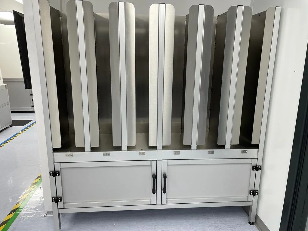 Cleanroom Smock Storage Unit