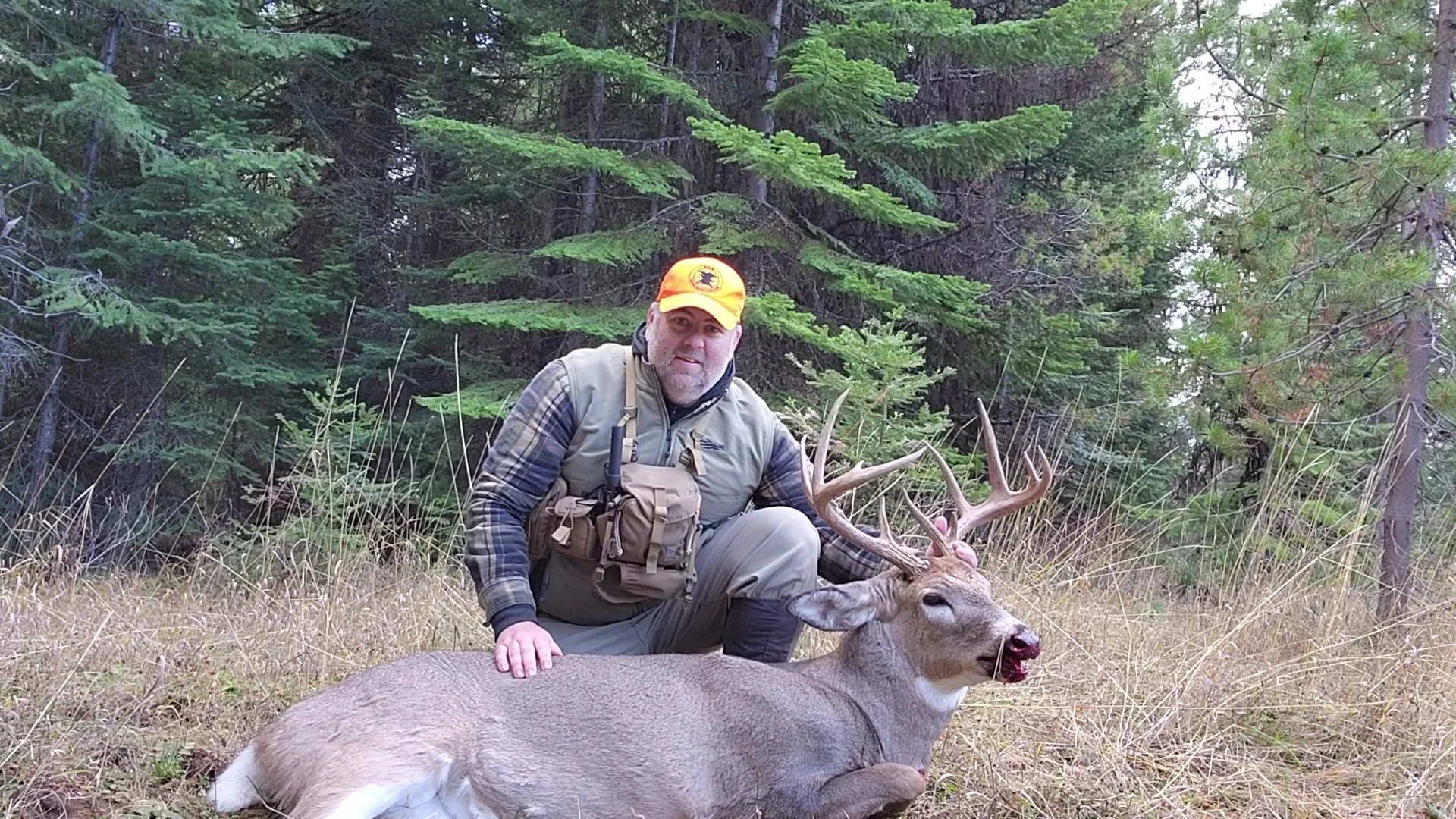 Honor your hunt as art.
Send us the jawbone, leg bone, or antlers from your harvest or your favorite shed finds, and we will craft stunning decorative obsidian knives or matched sets made to be displayed and treasured. Any style, any embellishment—be