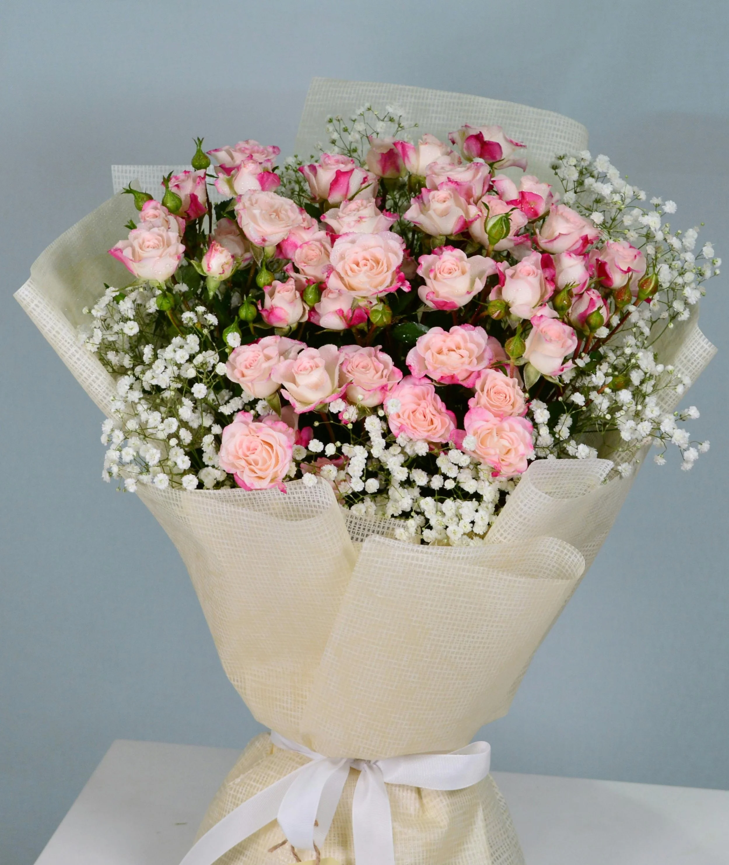 Small Beige Bouquet With Pink Roses