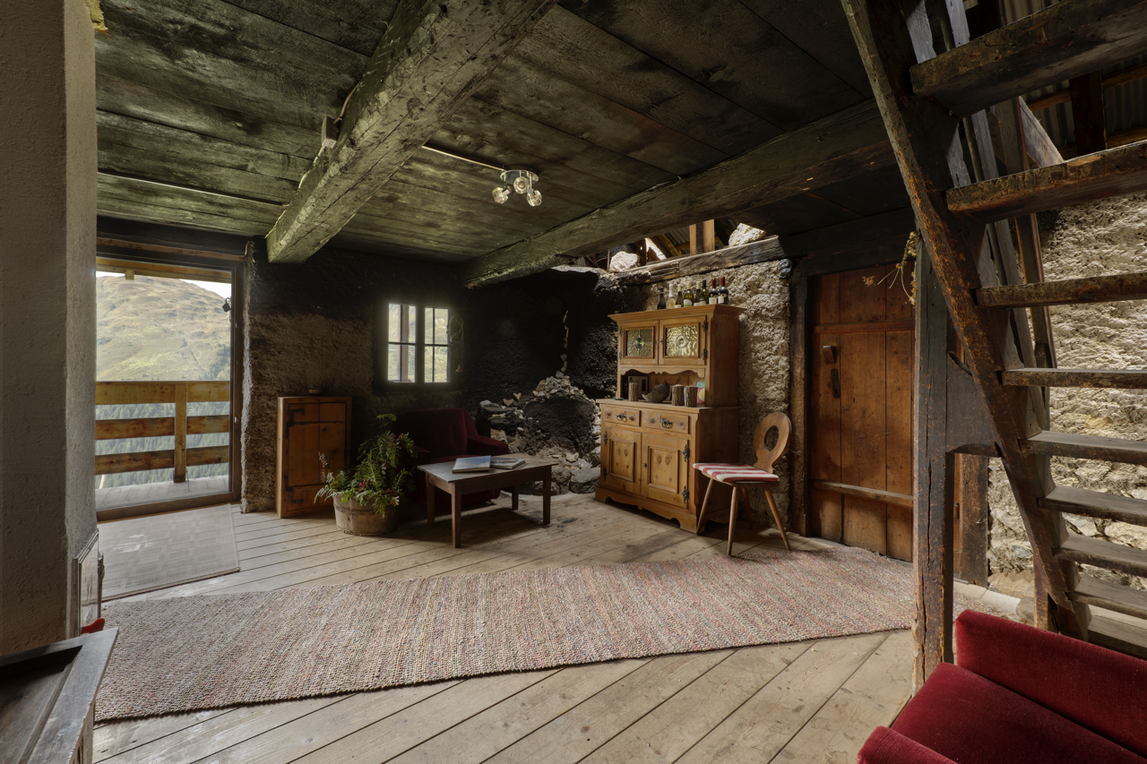 Alm__copyright_alexgretter_0002-1 Large.png