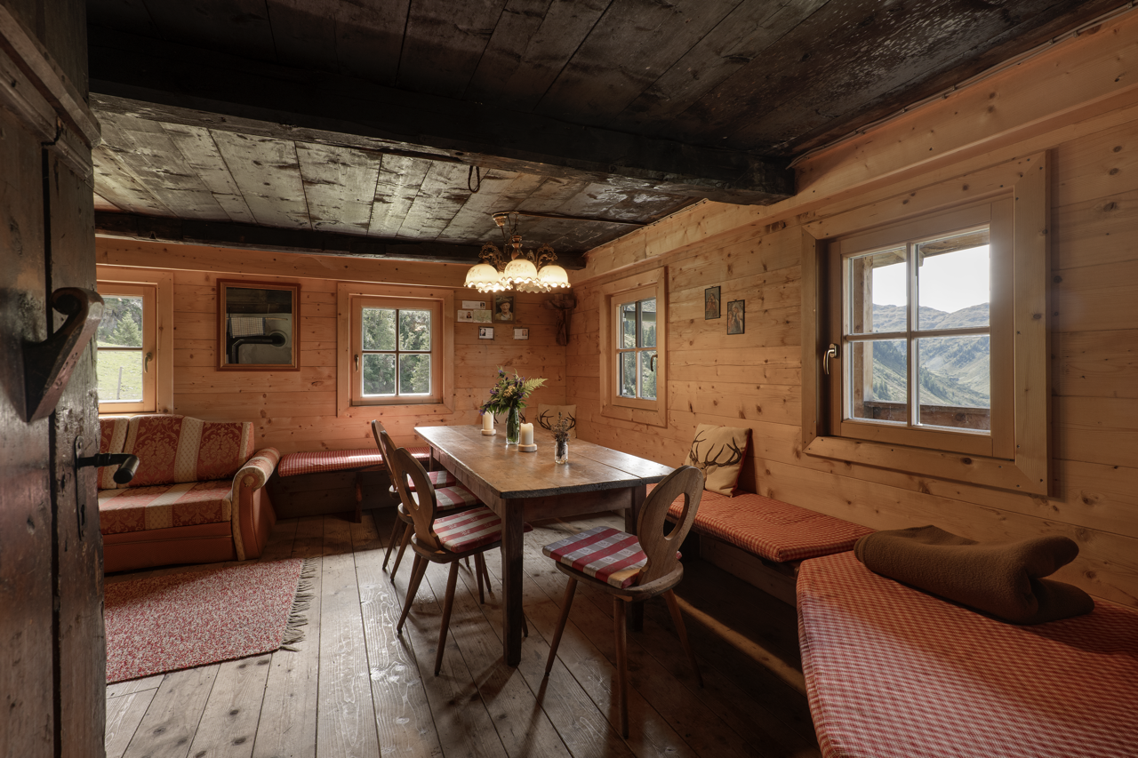 Alm__copyright_alexgretter_0098-1 Large.png