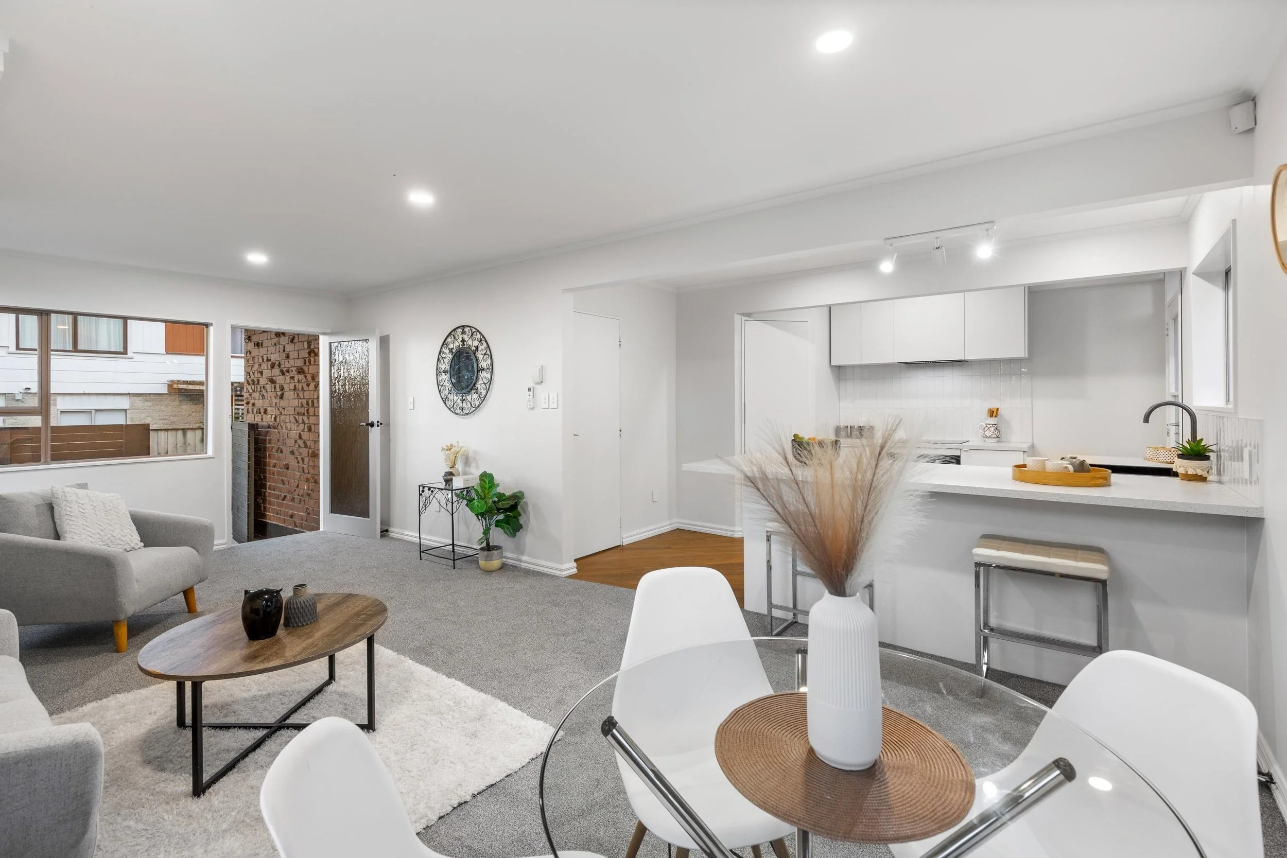 Town house renovation including new kitchen and refreshed living area