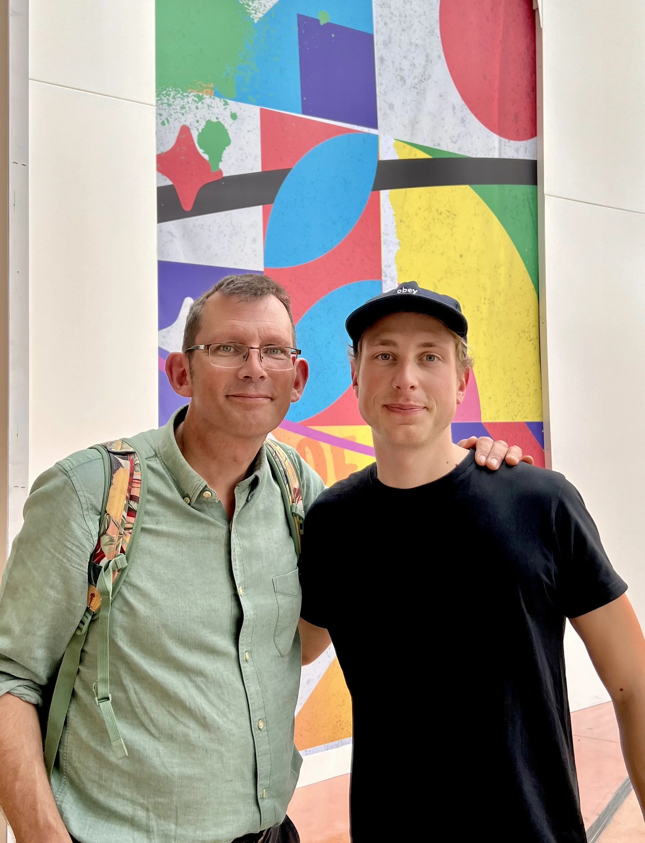 Photo de rob Hopkins et Benjamin Marquette au grand palais de Paris après la conférence « lets’ draw tomorrow »