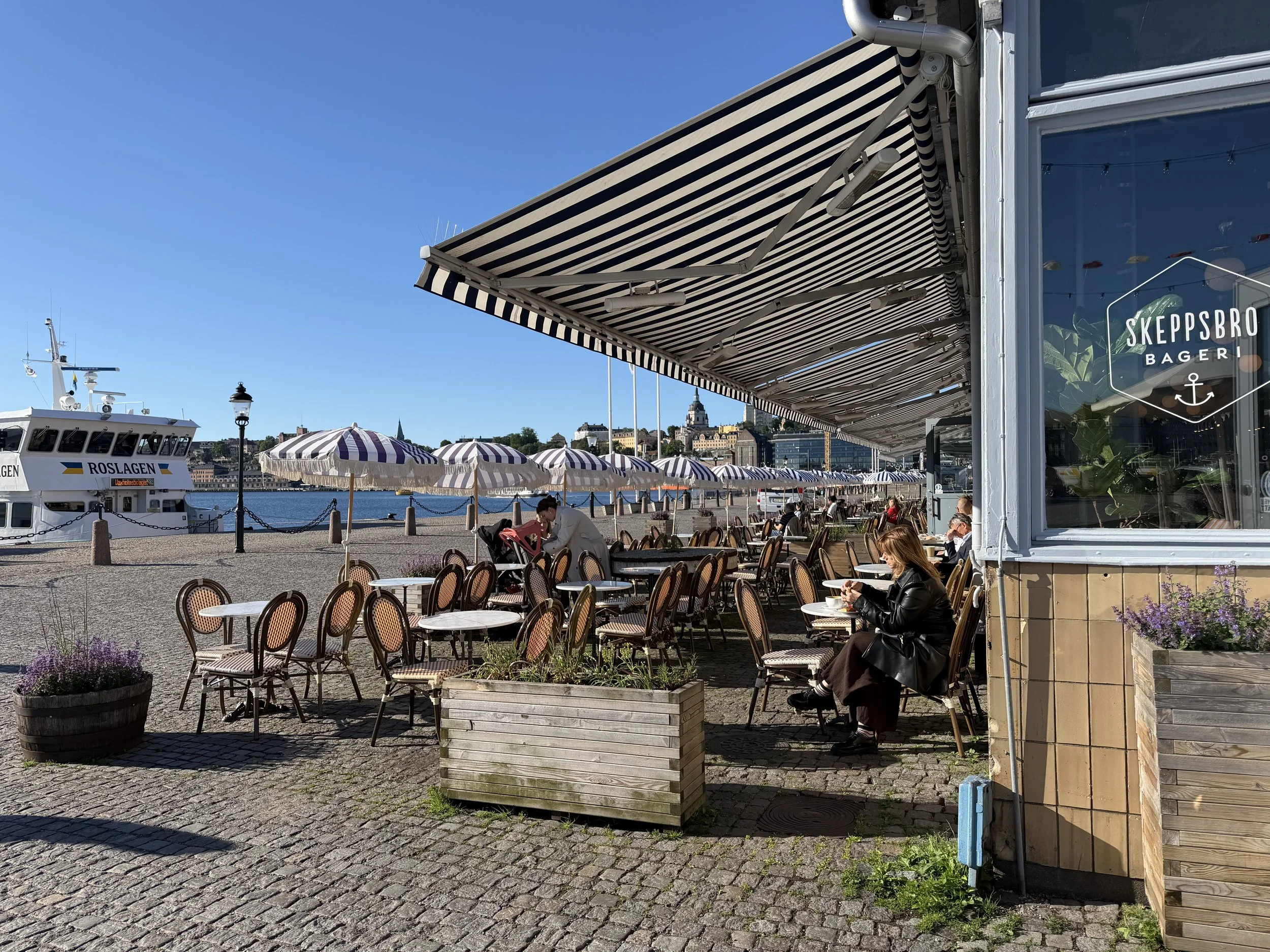 galleri cafe ute vatten.jpeg