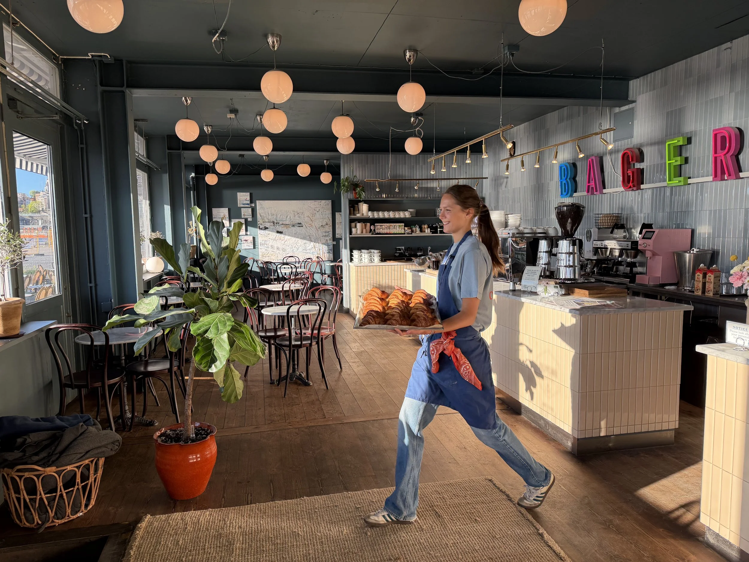 galleri cafe Hanna.jpeg