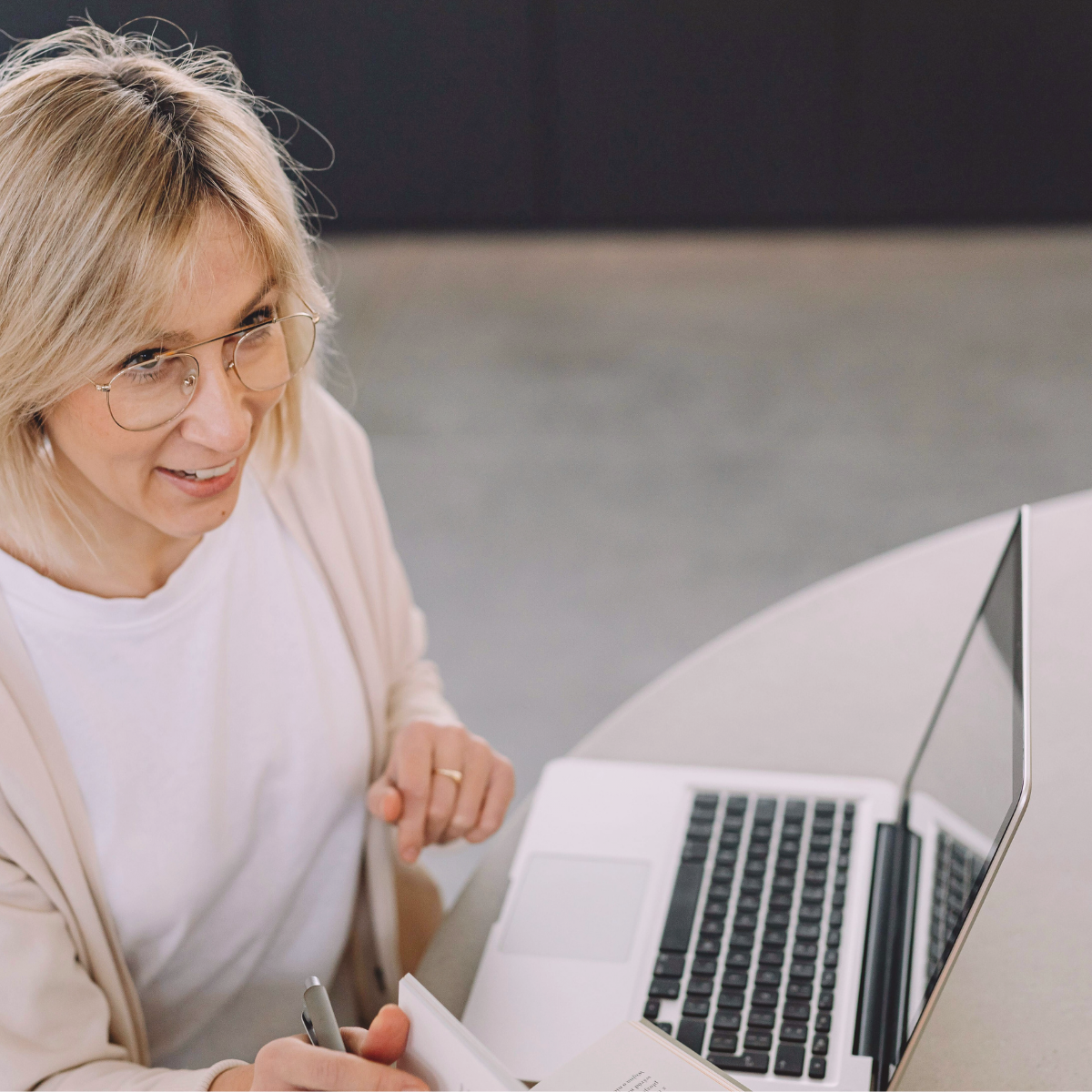Marketingstrategie Unternehmerin Beratung Video Call-3.png