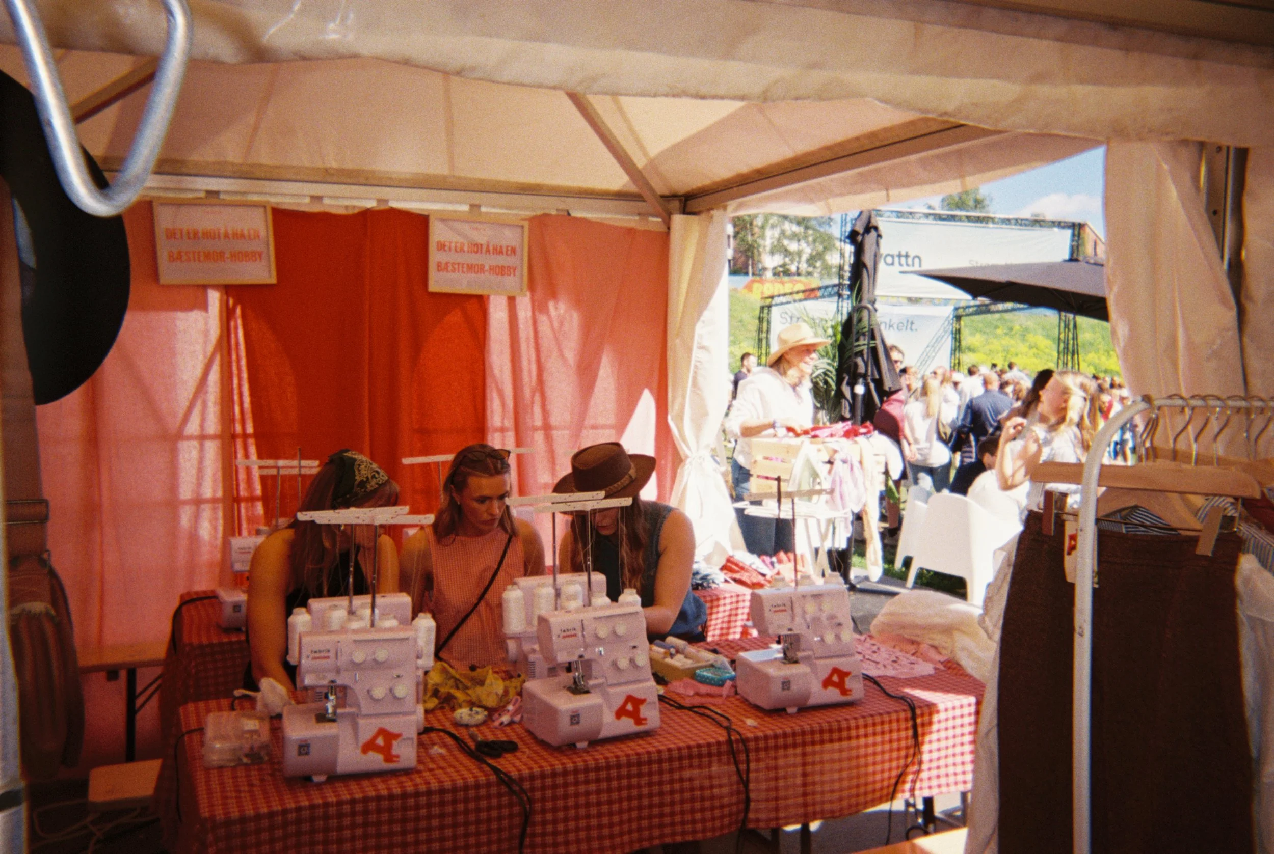 R1-05921-005A.JPG