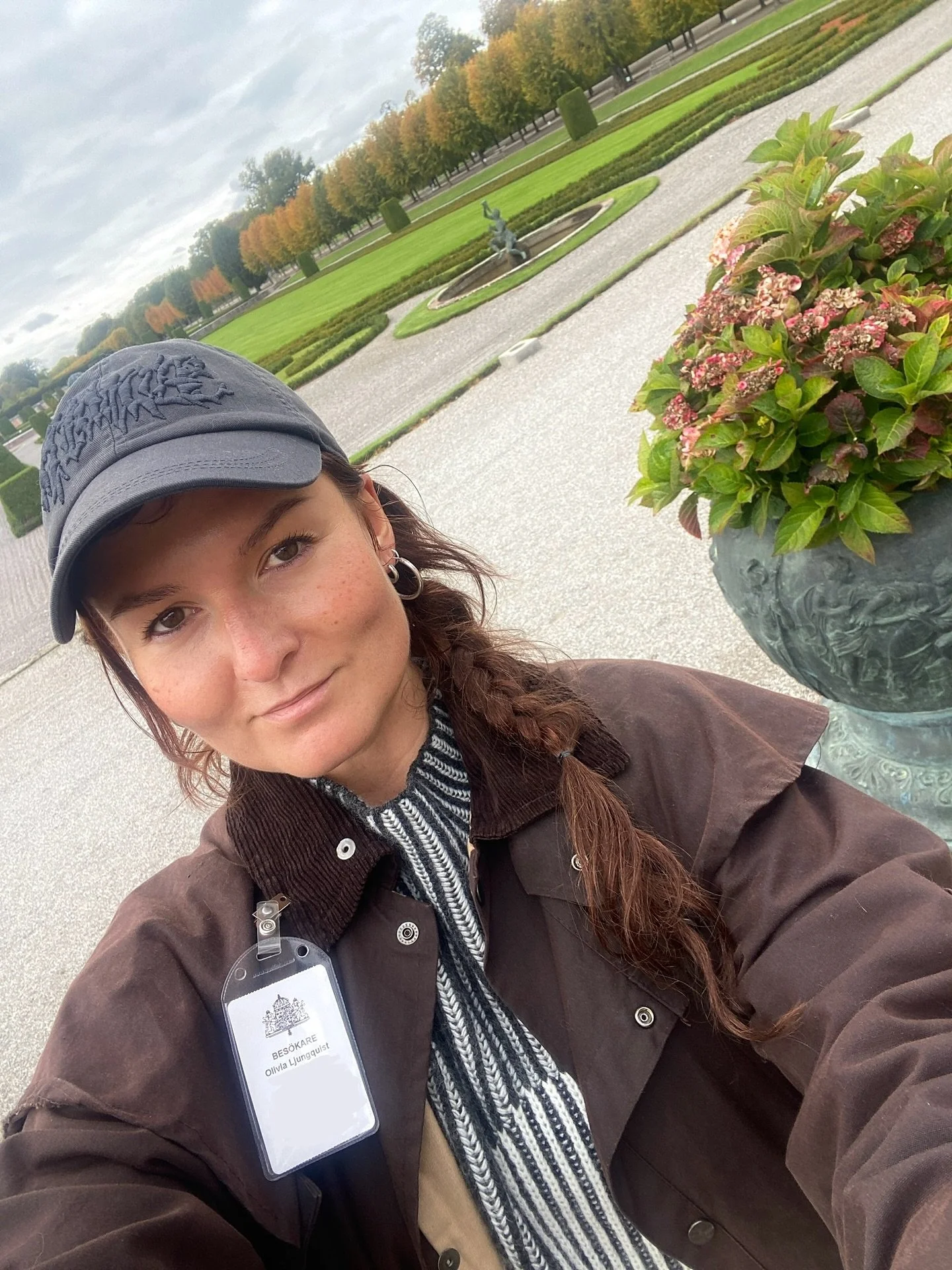 Hej och v&auml;lkomna till Anima Konservering AB! Jag heter Olivia och jobbar som konservator. H&auml;r f&aring;r du f&ouml;lja med bakom kulisserna i mitt arbete med konst  och kulturarvsf&ouml;rem&aring;l. ✨ 

Bilderna ovan &auml;r tagna vid Drottn