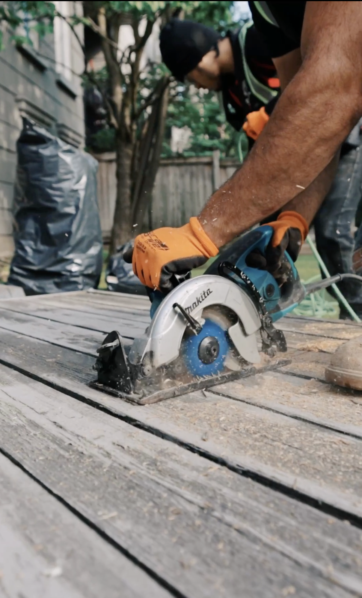 Complete Deck Removal Guide: How to Safely Dismantle an Old Outdoor Deck