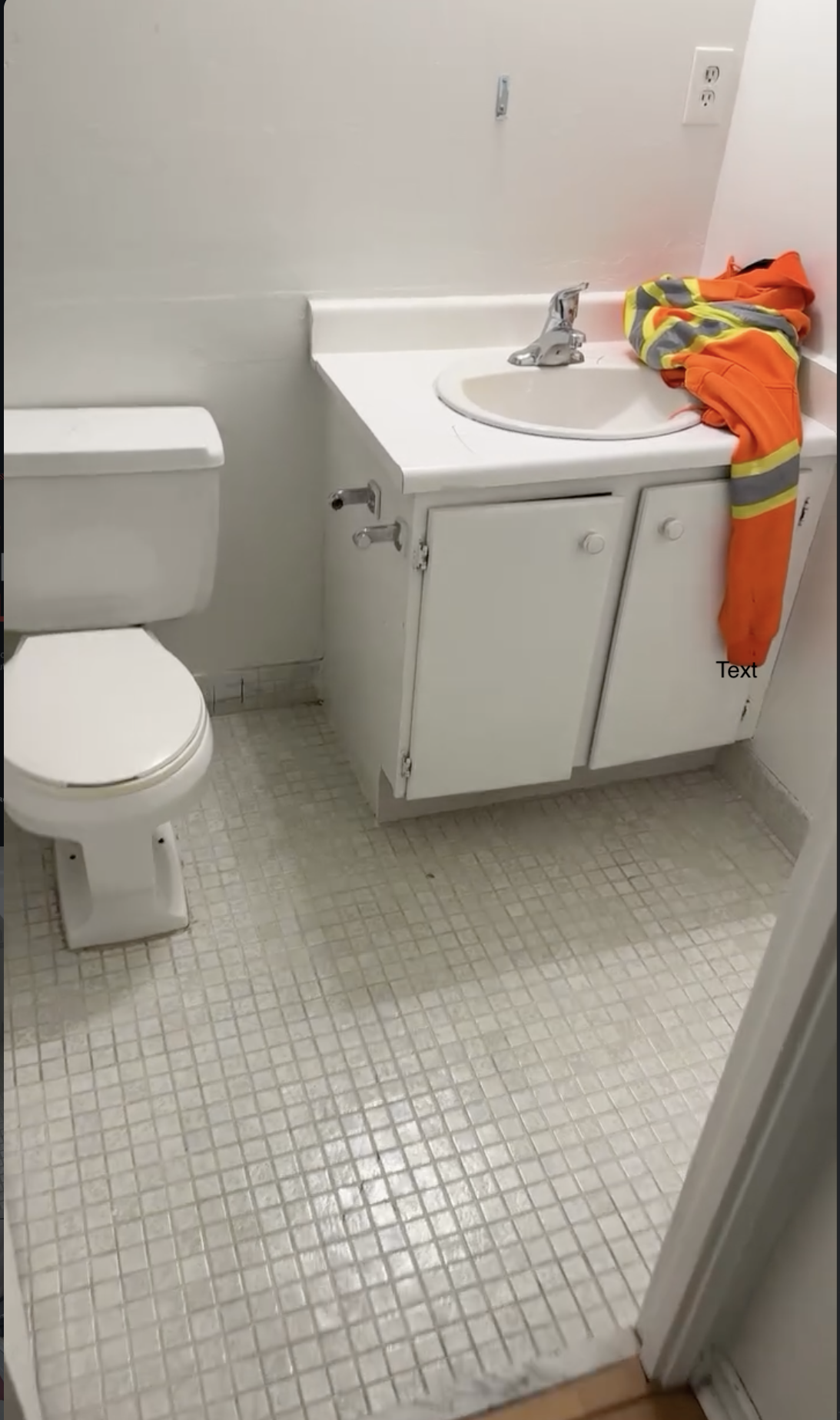 Selective Bathroom Demolition in Brampton: Dust Containment and Controlled Residential Strip Outs