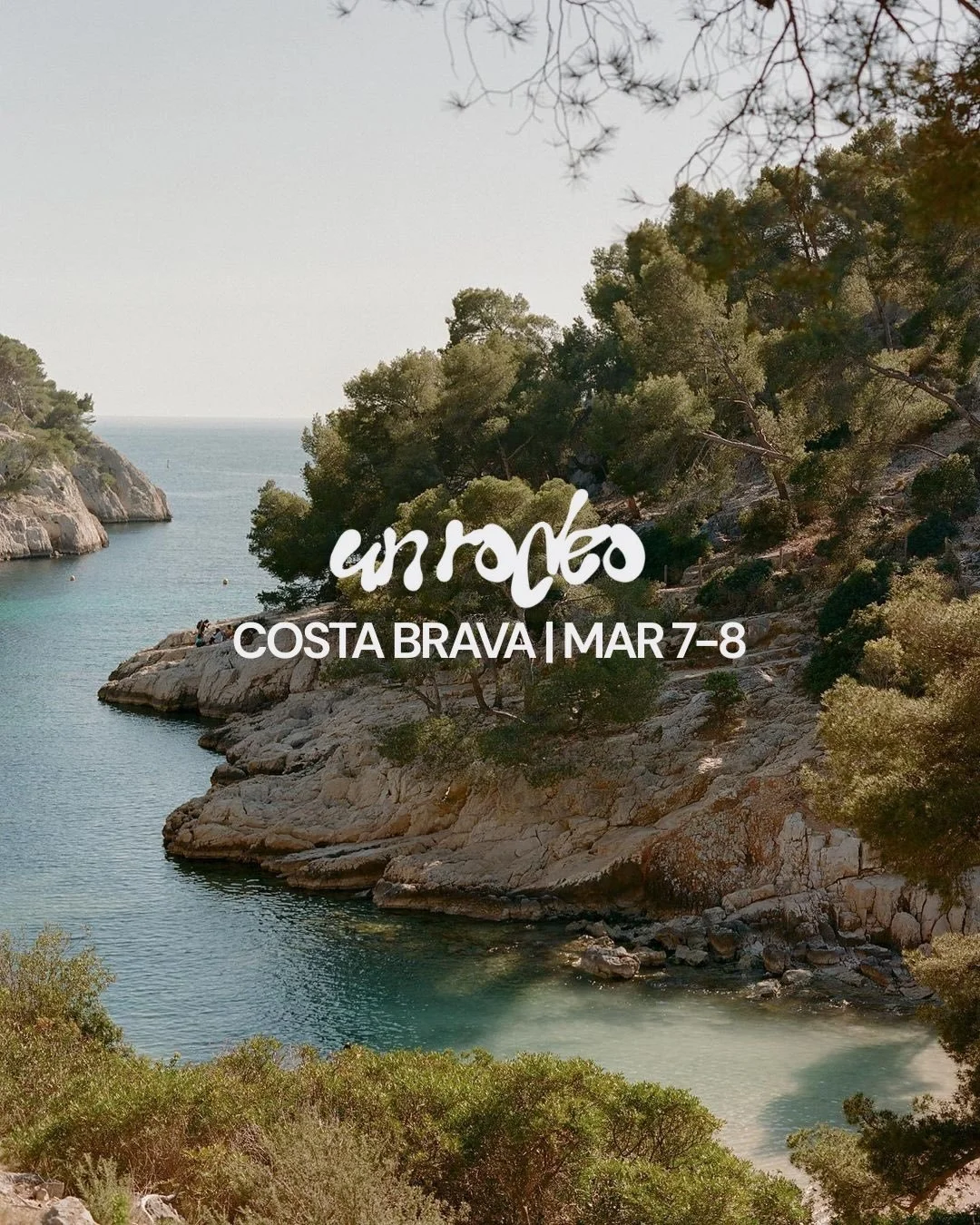 a veces no hace falta irse lejos. solo cambiar de ritmo, de paisaje y de conversaciones

en marzo nos escapamos a la Costa Brava para compartir un finde de los que se alargan en la memoria: comida rica, mar fr&iacute;o que despierta, creatividad sin 