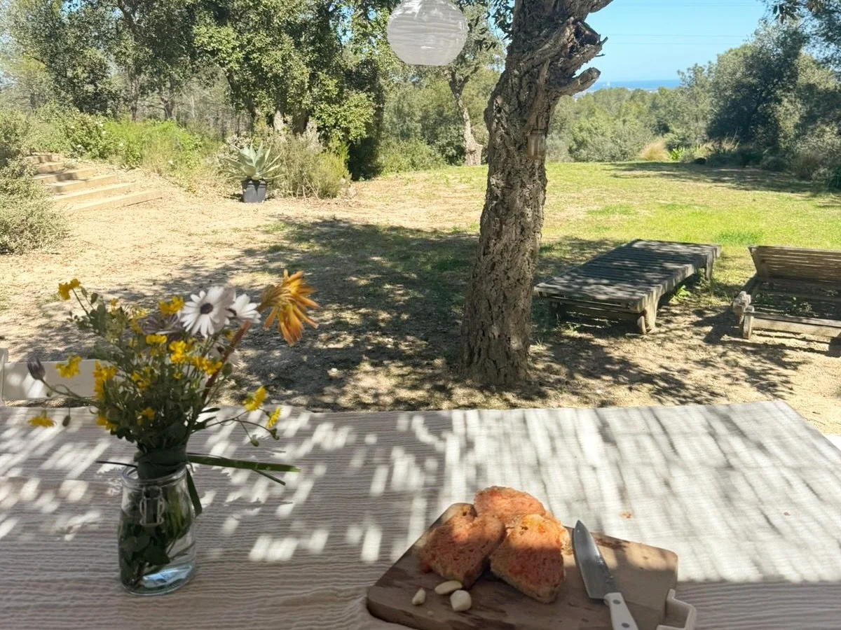 Nuevo aire, nueva energ&iacute;a y muchas cosas pasando a la vez.
Estas semanas han sido una mezcla de reuniones, montajes, eventos, ideas nuevas, gente con la que conectas y muchas decisiones que tomar. 
Un poco d&rsquo;Empord&agrave;, un poco de Ba