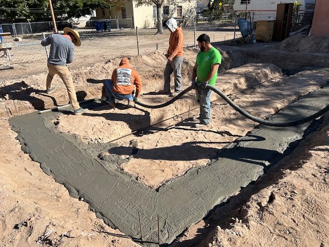 delinzio-builders-concrete-foundation-pour.jpg
