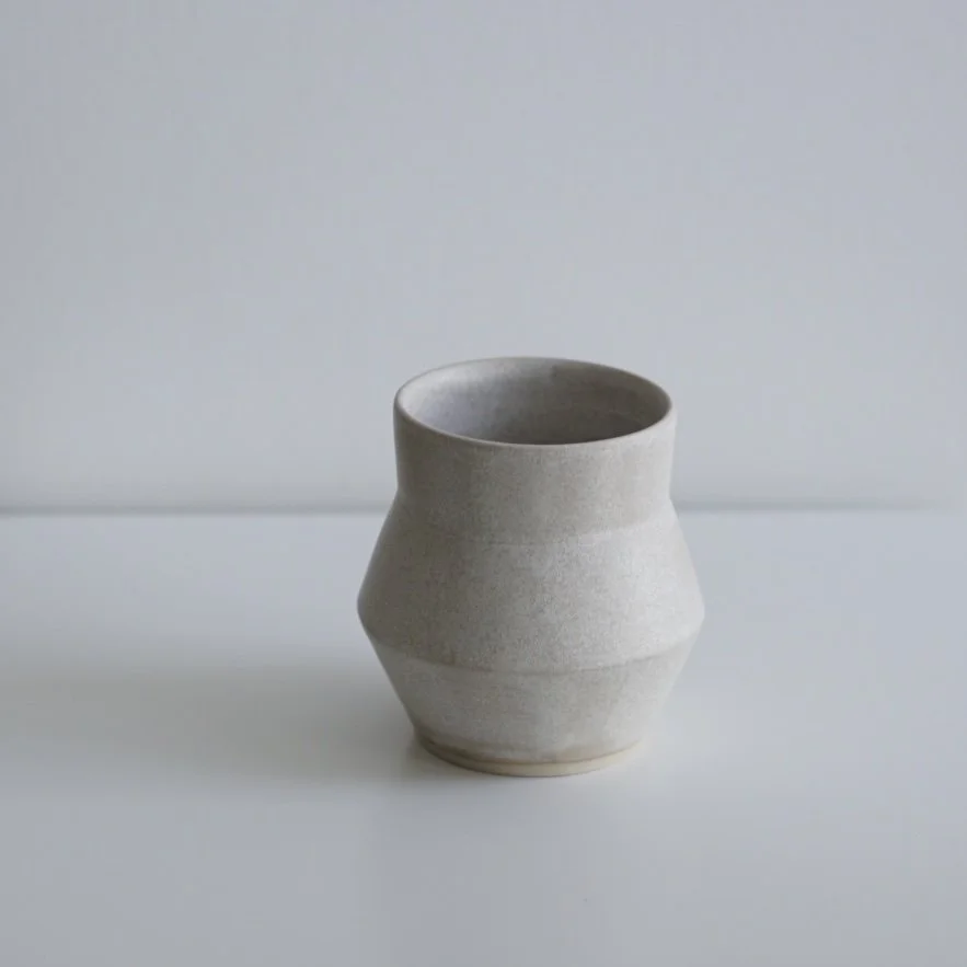 ceramic_bud_vase_front.jpeg