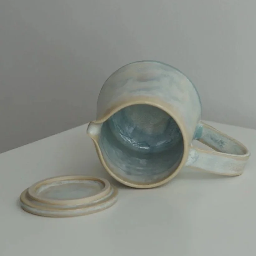 coralie_small_pitcher_inside.jpg
