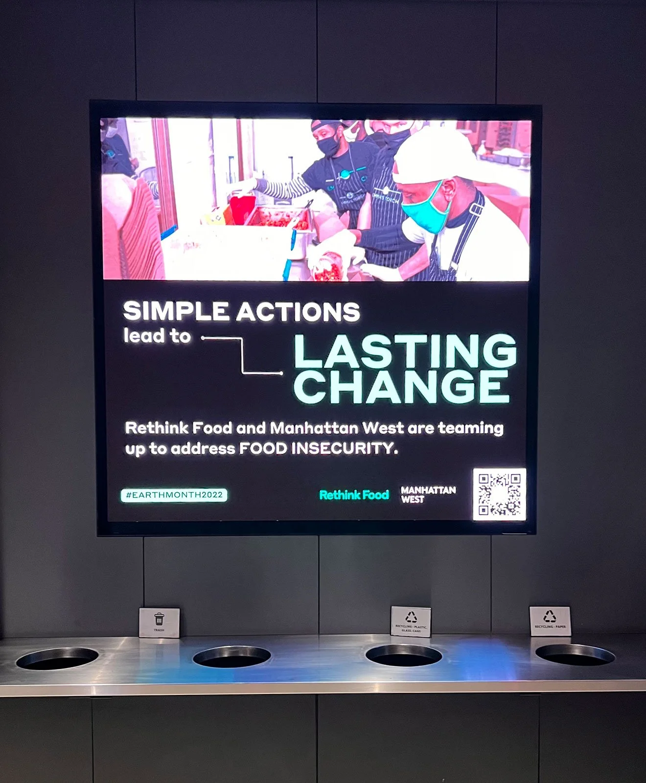 Rethink Food's digital screens at Citizens Food Hall Manhattan West (Brookfield Properties)
