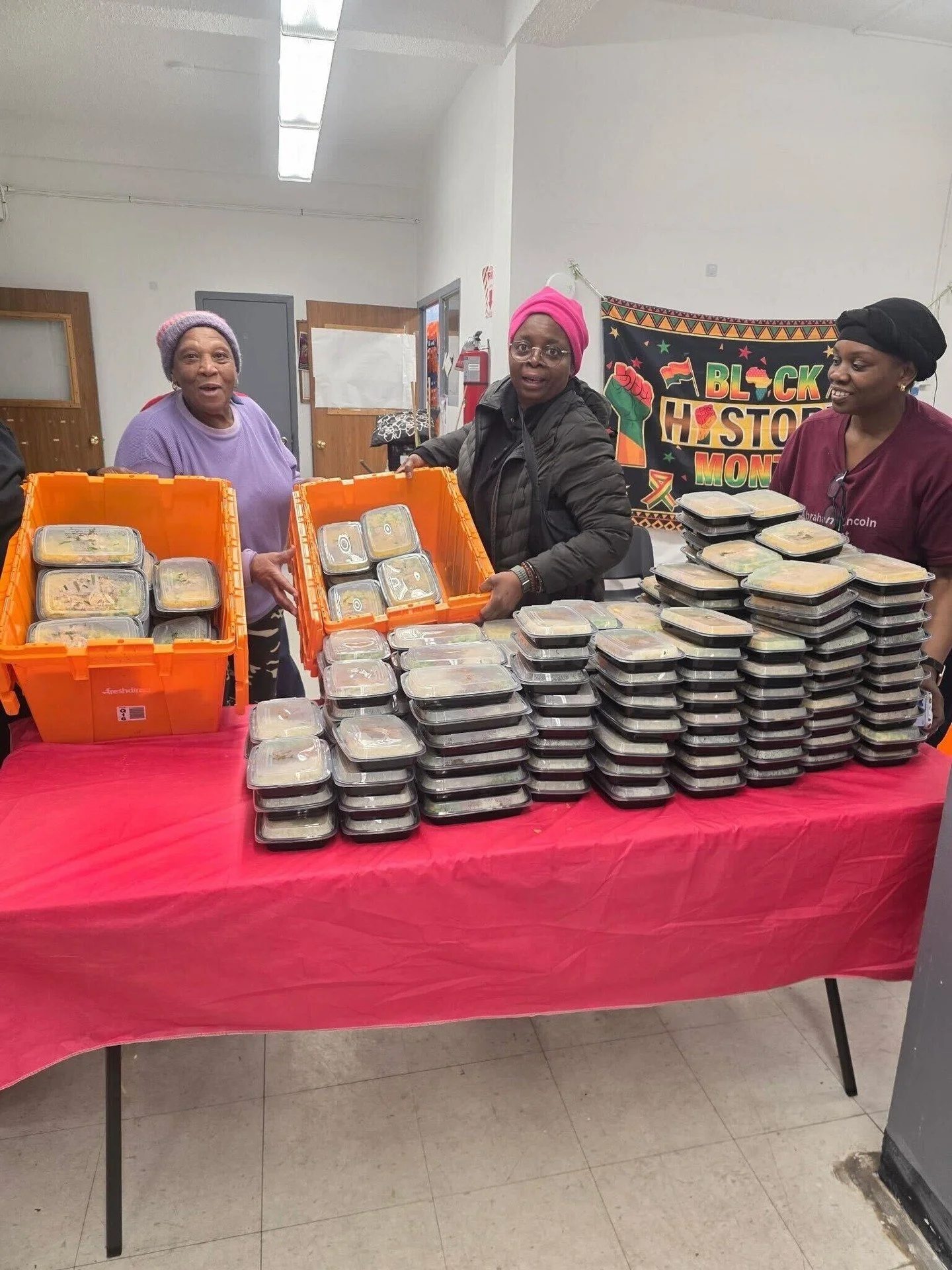 When storms hit, access to food shouldn&rsquo;t be compromised. Today, Rethink Food was on the ground delivering emergency meals so neighbors across New York City could count on a warm, nourishing meal - and we&rsquo;ll be doing the same tomorrow.

O