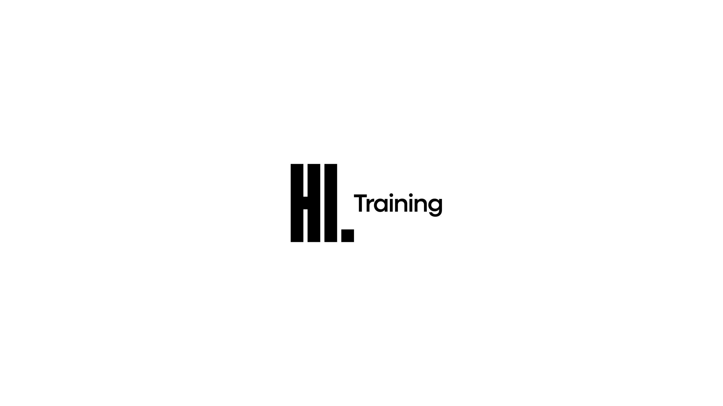 Logo noir avec trois lignes verticales épaisses, suivies du mot 'Training' en lettres minuscules.