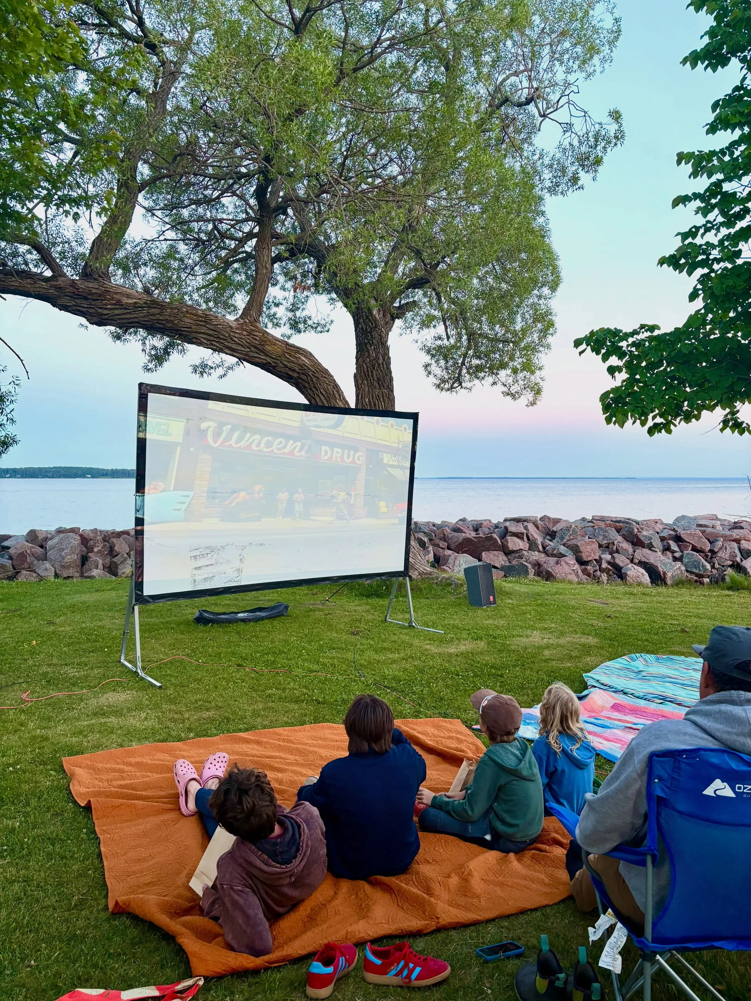 🎬 Join us now for The Sandlot under the stars! Grab your blankets and lawn chairs and enjoy a classic family movie while supporting the restoration of our beloved East Dock Park in the heart of Bayfield.

A special thank you to @vaughnpubliclibrary 