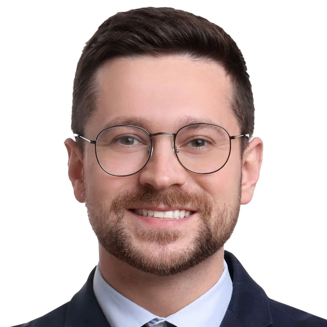 portrait of a professional who regained control over daily life using gut-directed hypnotherapy to manage IBS symptoms.