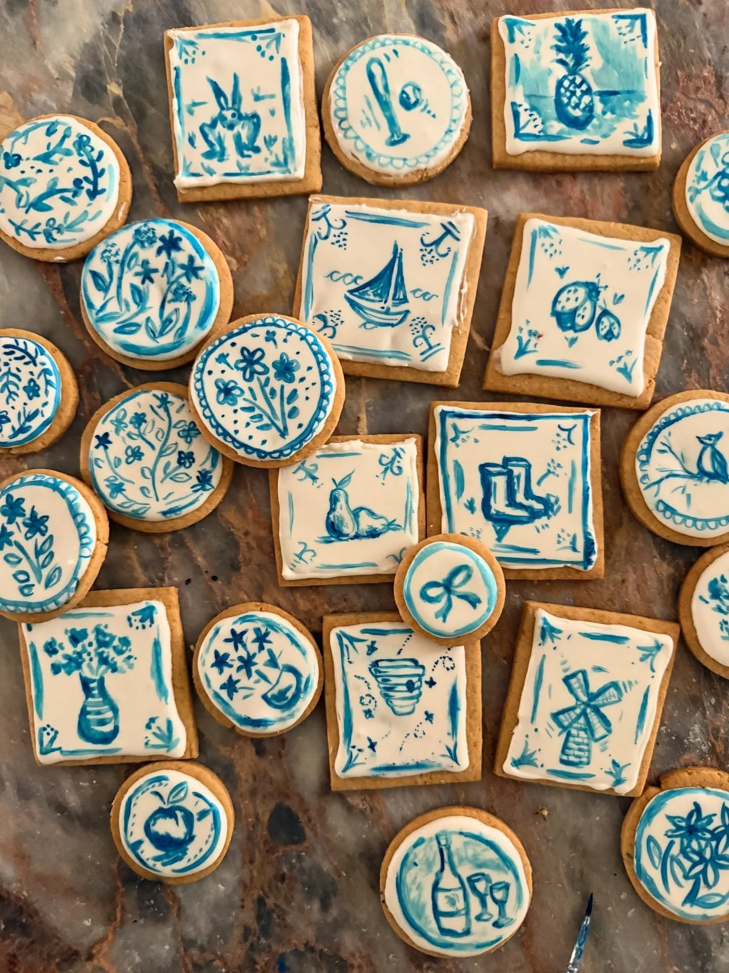 Some cute little delft inspired cookies I made for gifts. They taste good too.