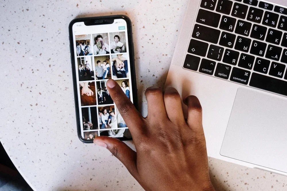WHAT DOES YOUR CAMERA ROLL SAY ABOUT YOU?