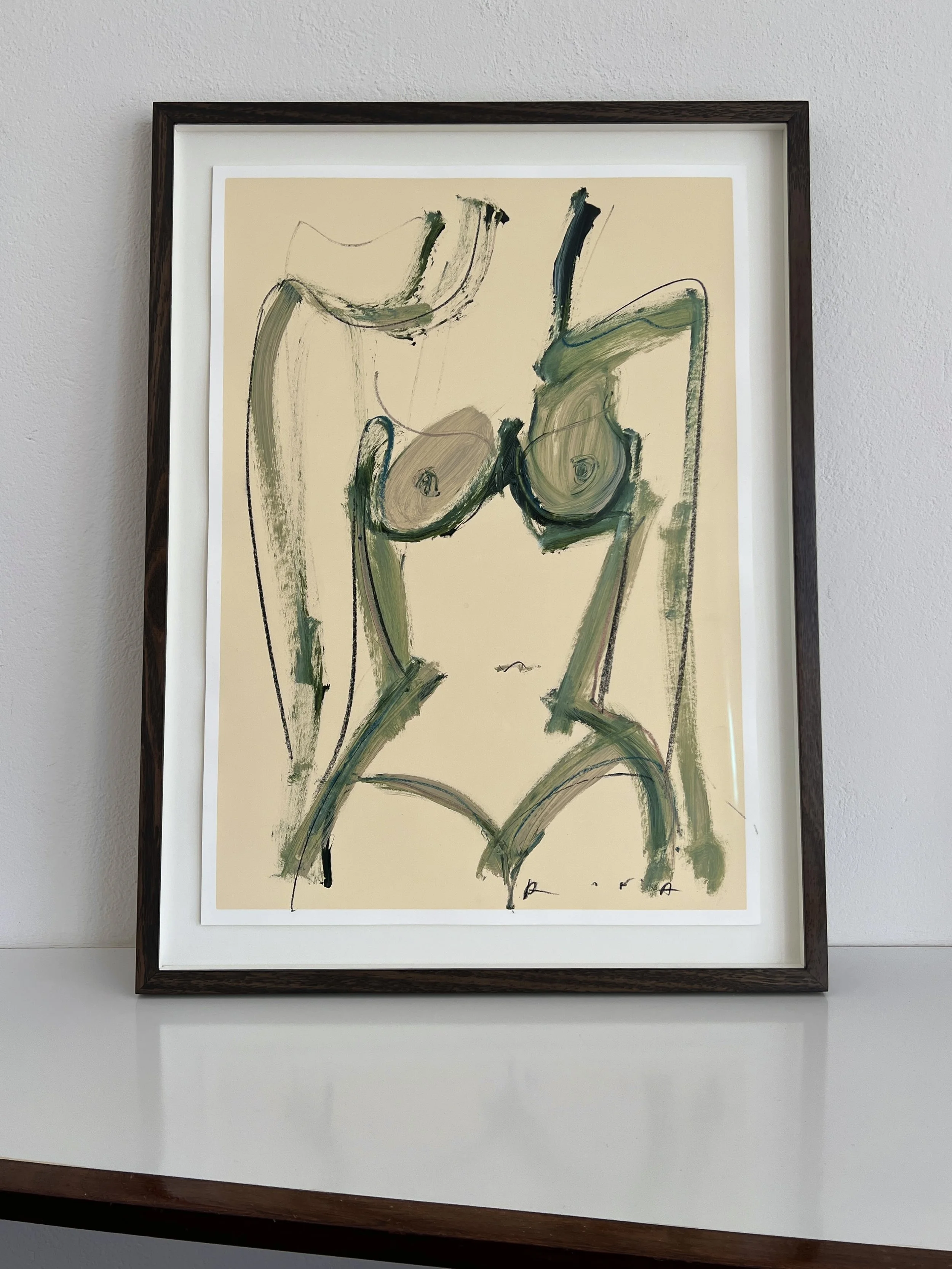 FIGURE / GREEN AND PASTEL YELLOW