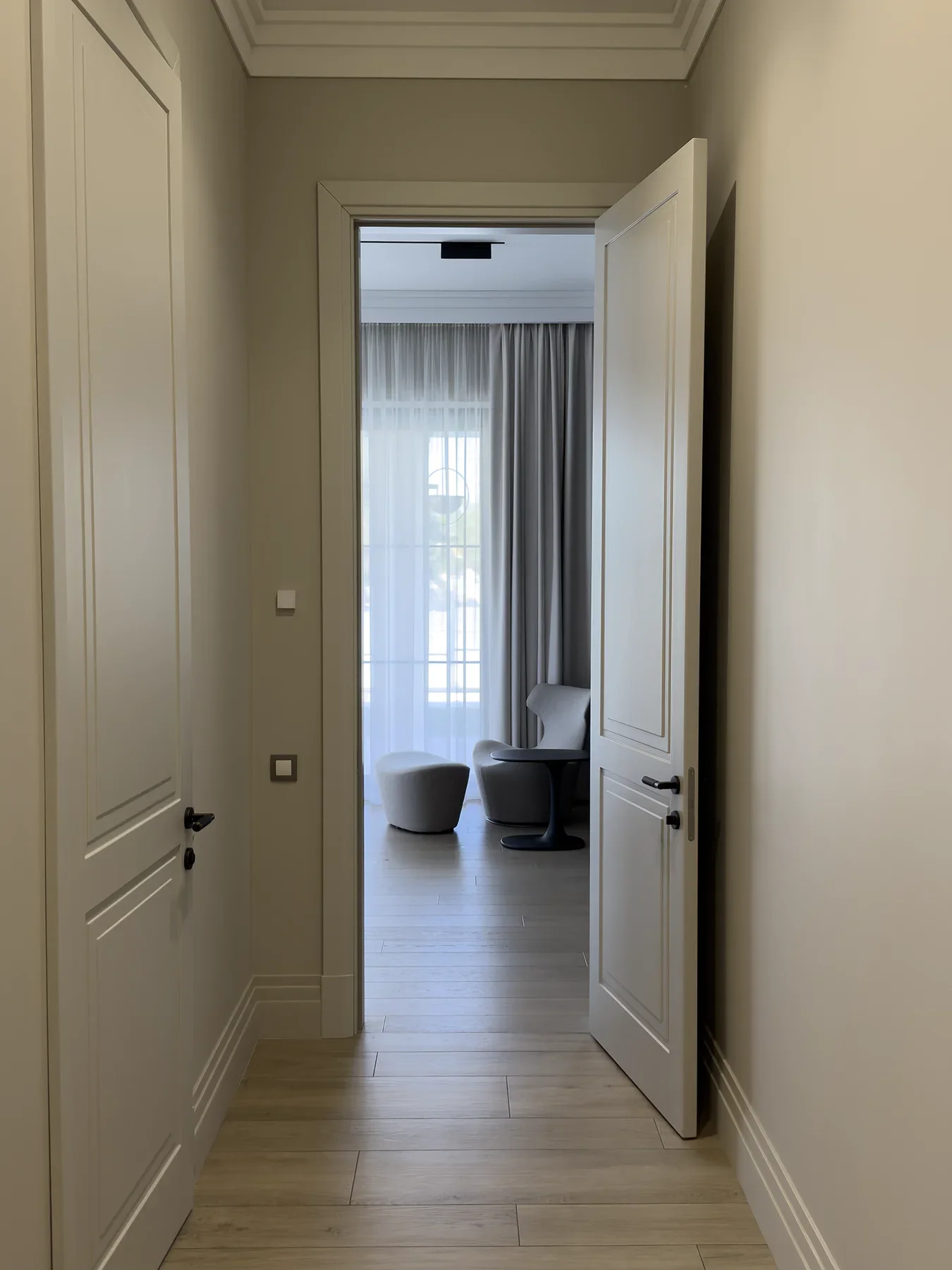 Bedroom_Photo_Door_Main.webp