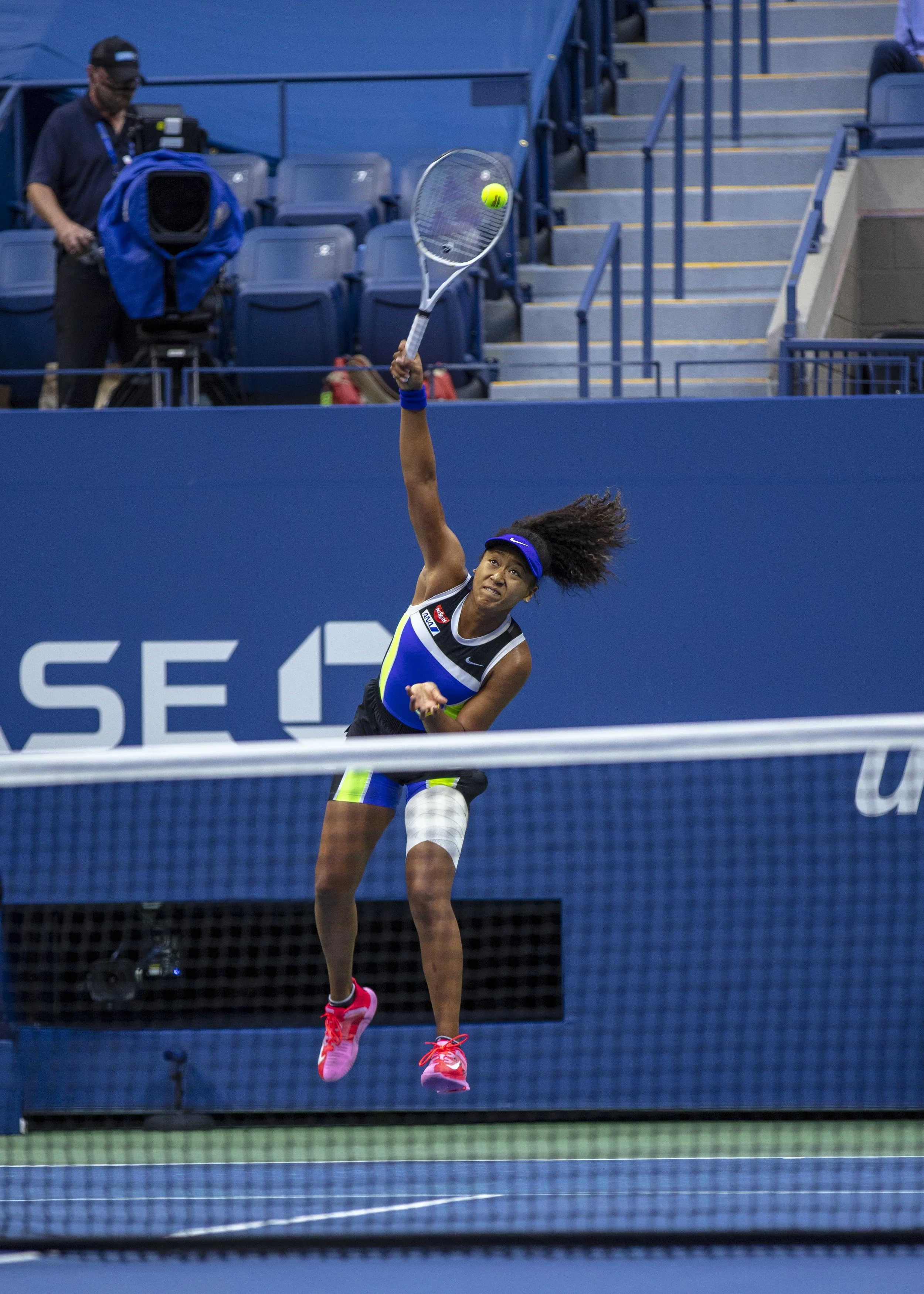 NaomiOsaka-serve3-2020.jpg