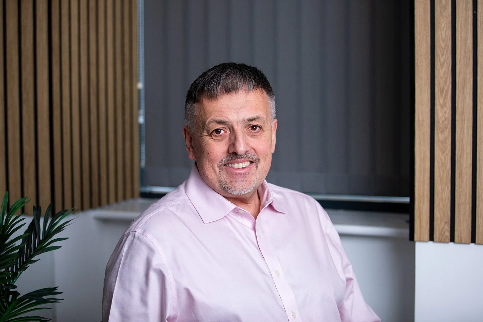 Image of a white male wearing a white shirt.