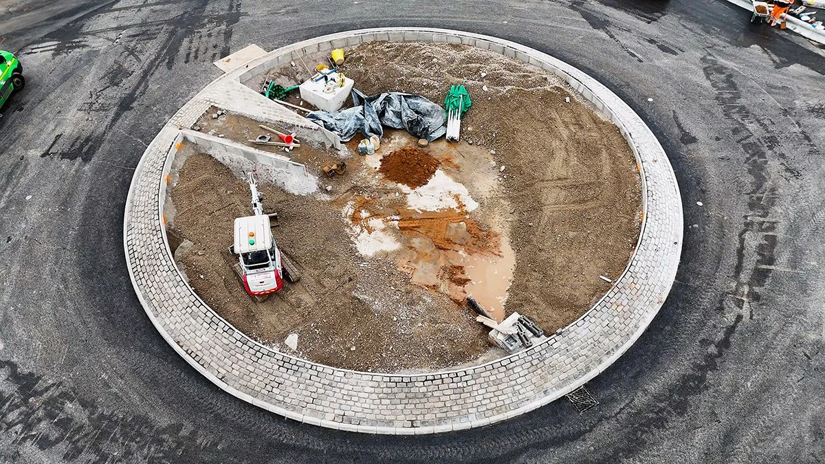 Image of a finished roundabout at Greek Street in Stockport